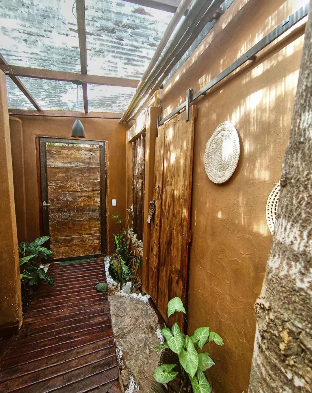 Facade/entrance in Vila Abaton