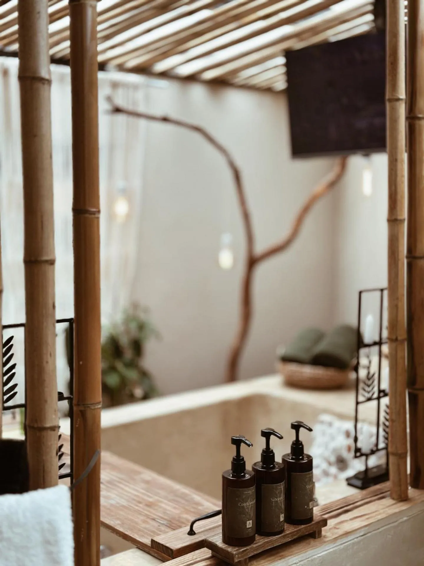 Hot Tub in Vila Abaton