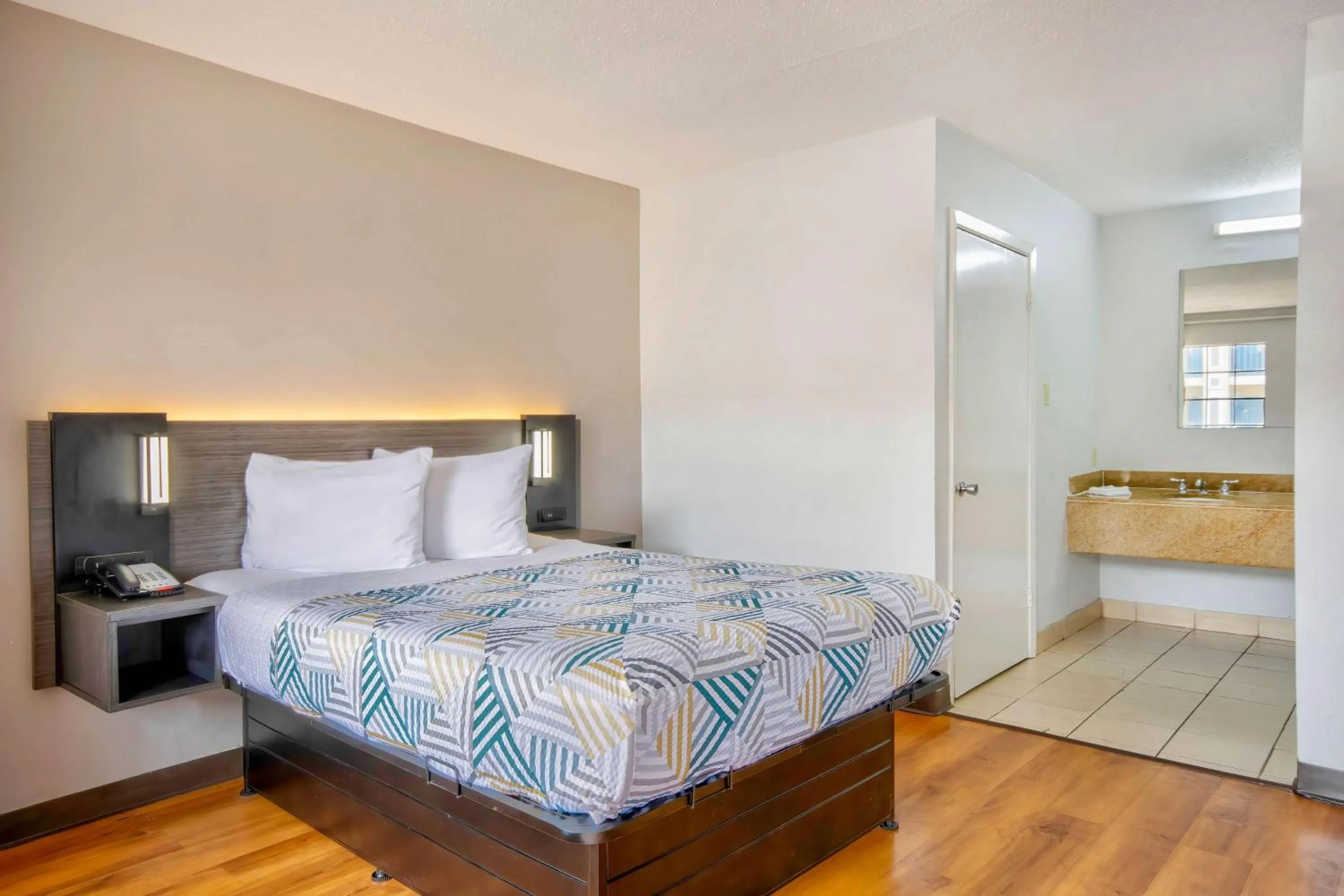 Bedroom, Bed in Motel 6 Bossier City, La