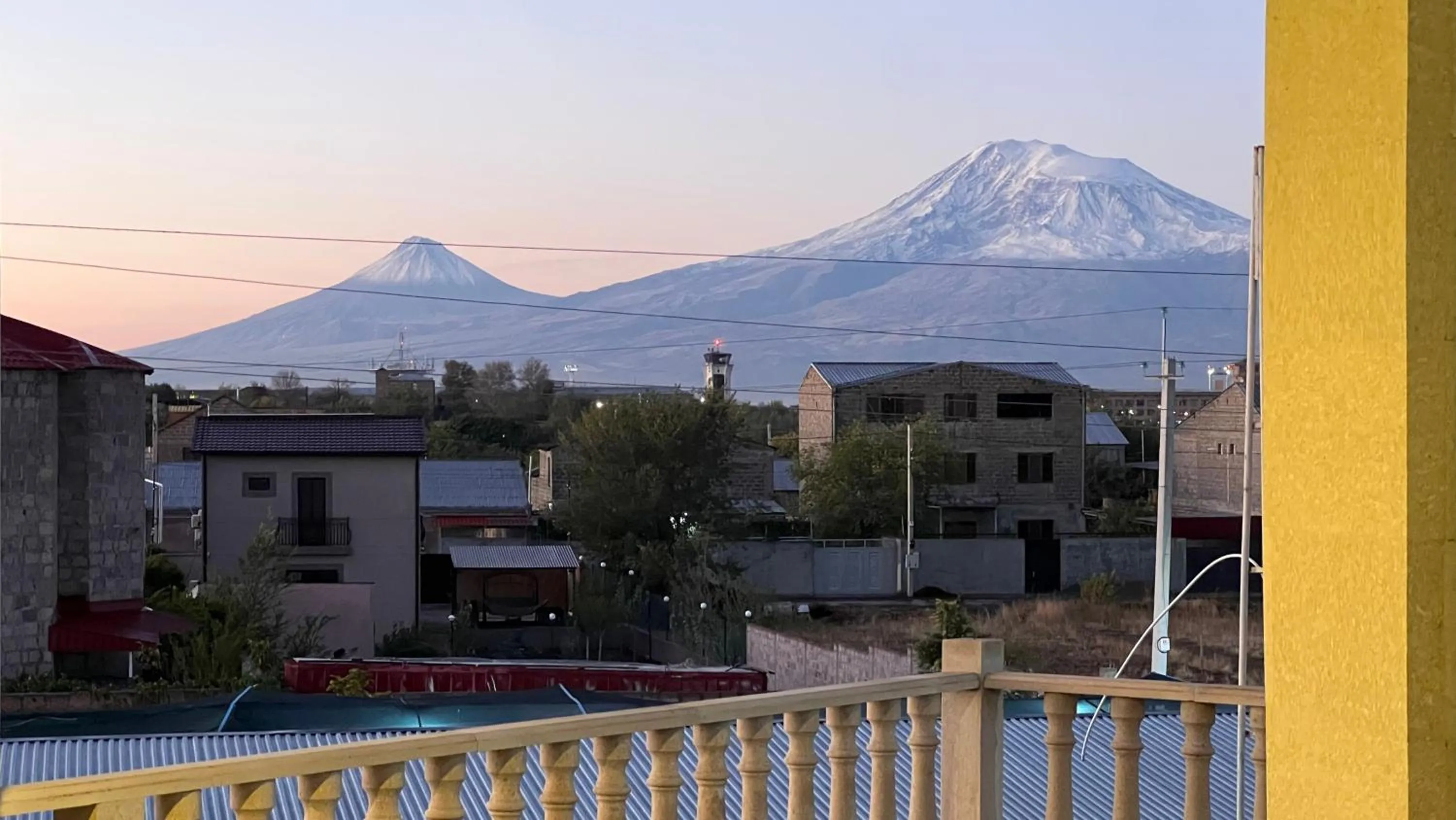 Otyak Plaza Hotel Airport Zvartnots EVN