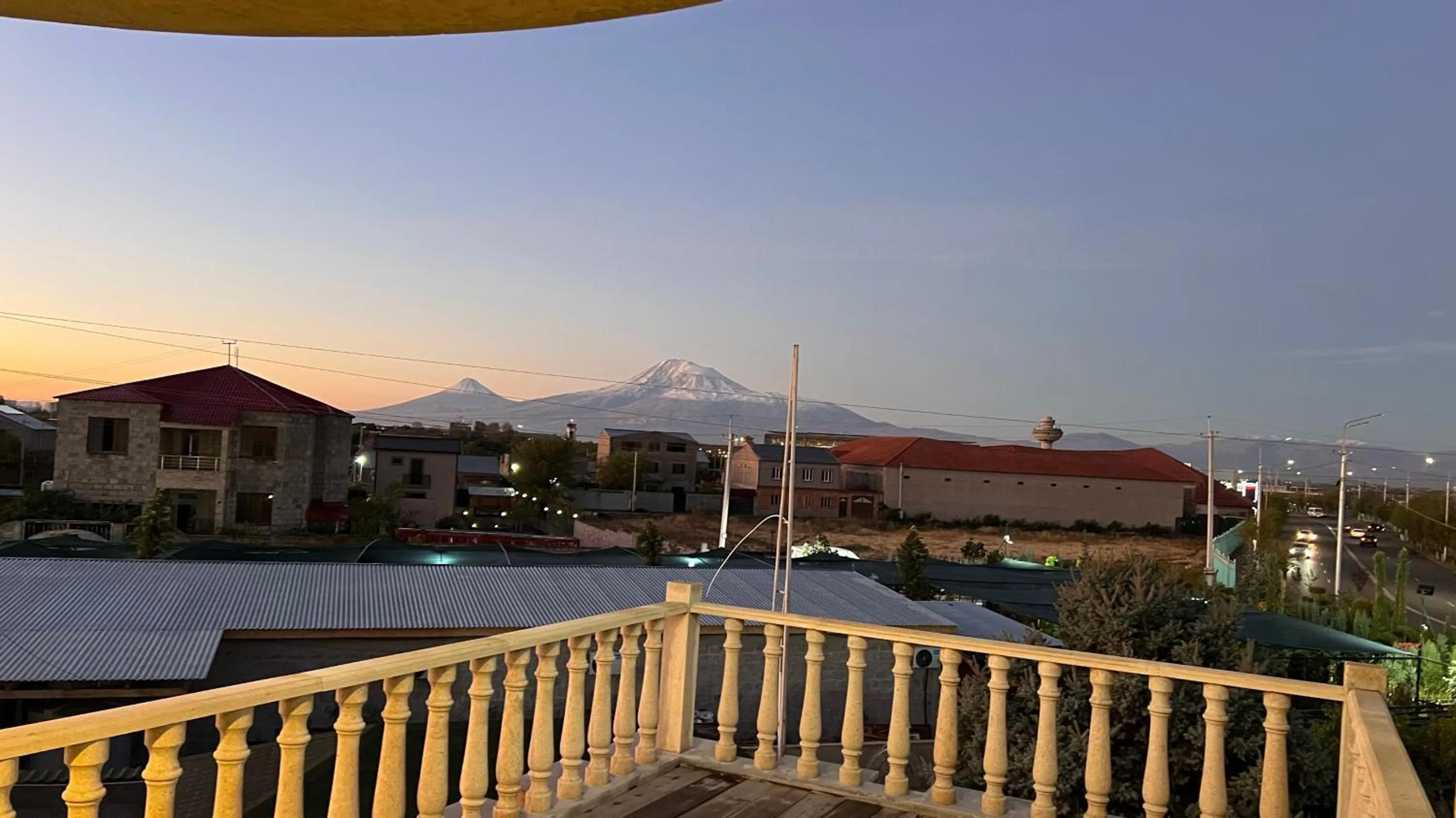 Otyak Plaza Hotel Airport Zvartnots EVN