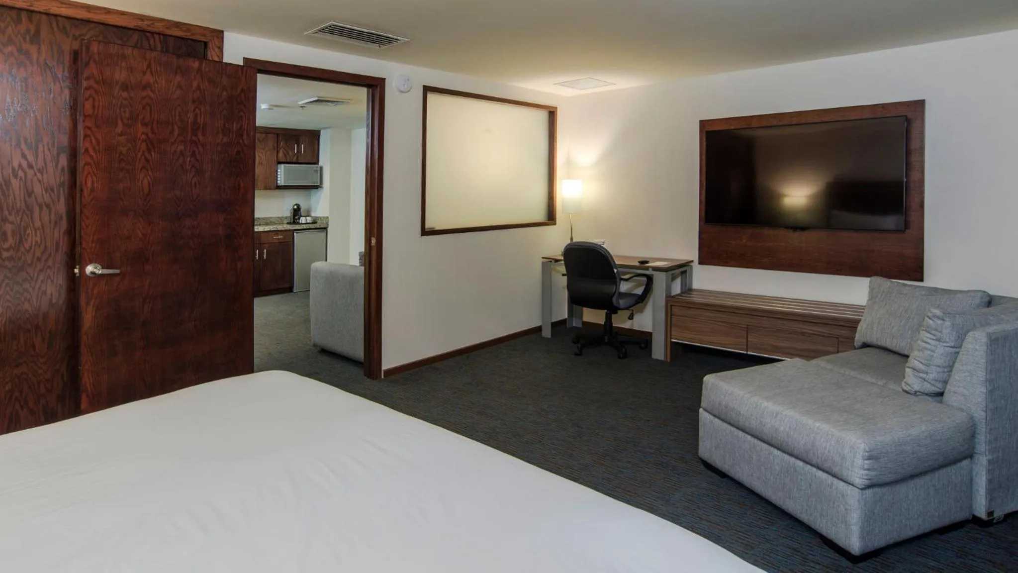 Photo of the whole room, Bed in Holiday Inn Express Culiacan by IHG