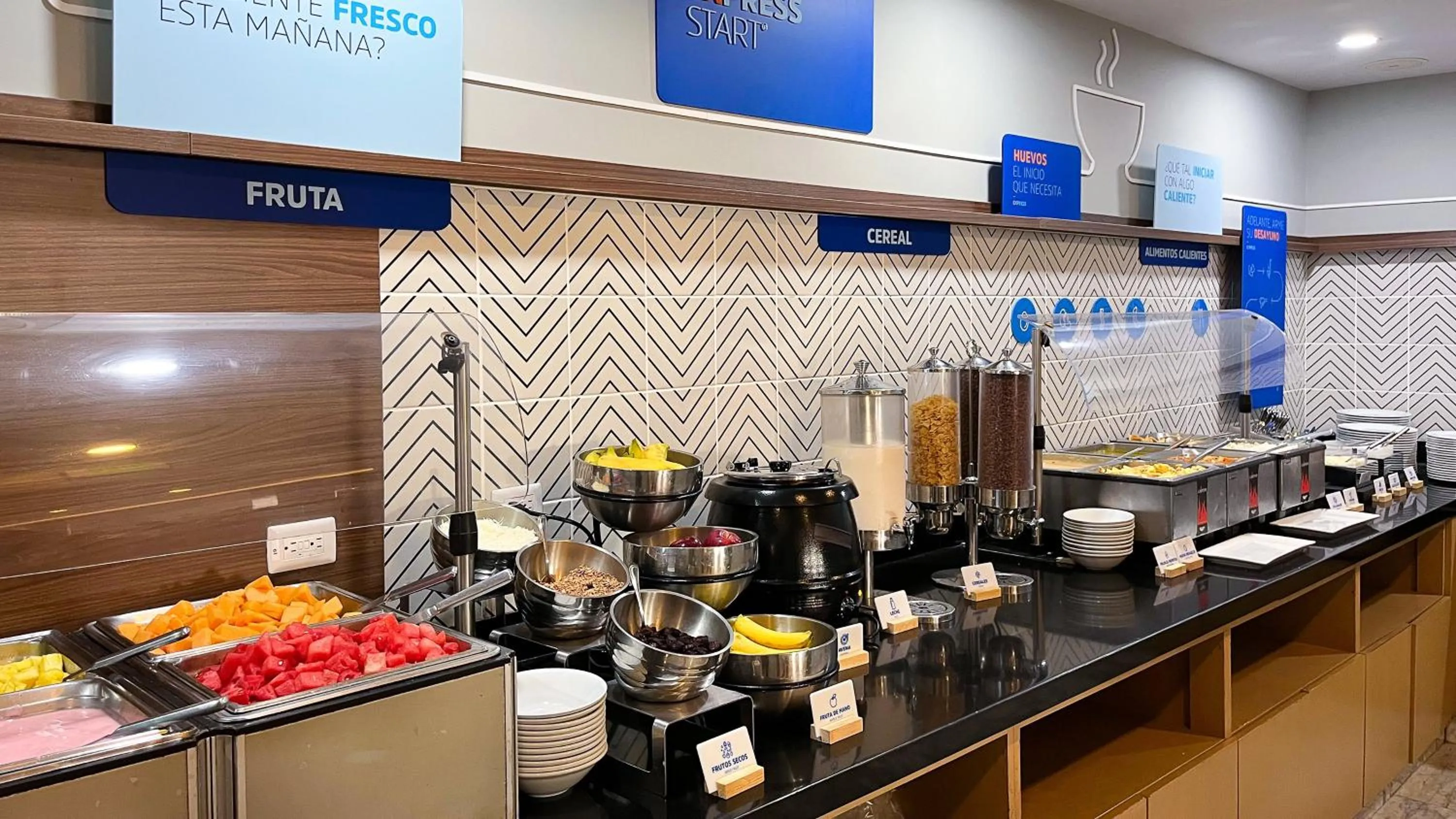 Restaurant/places to eat in Holiday Inn Express Culiacan by IHG