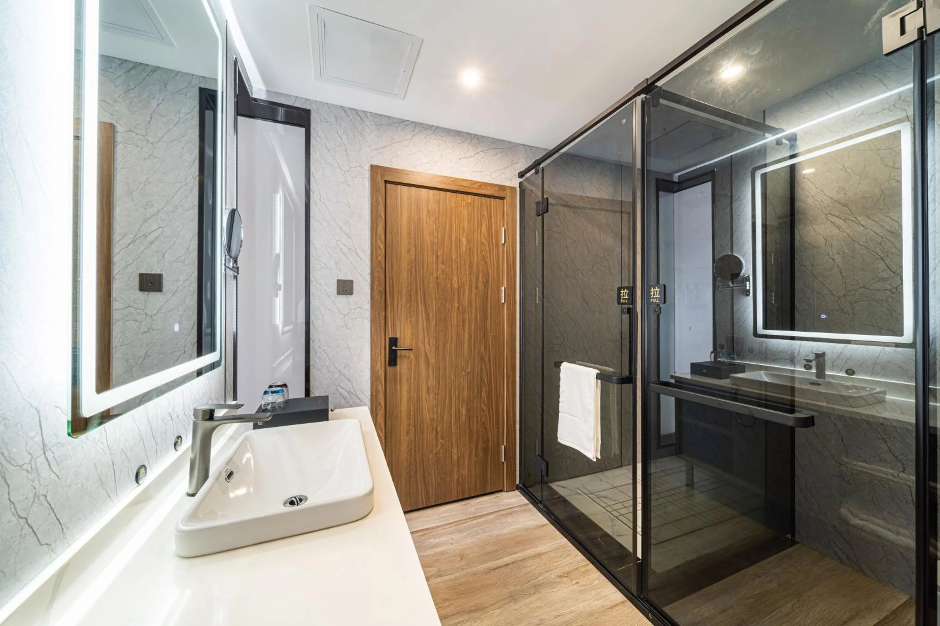 Toilet in Poltton Century Hotel Yangjiang Jinshan Road