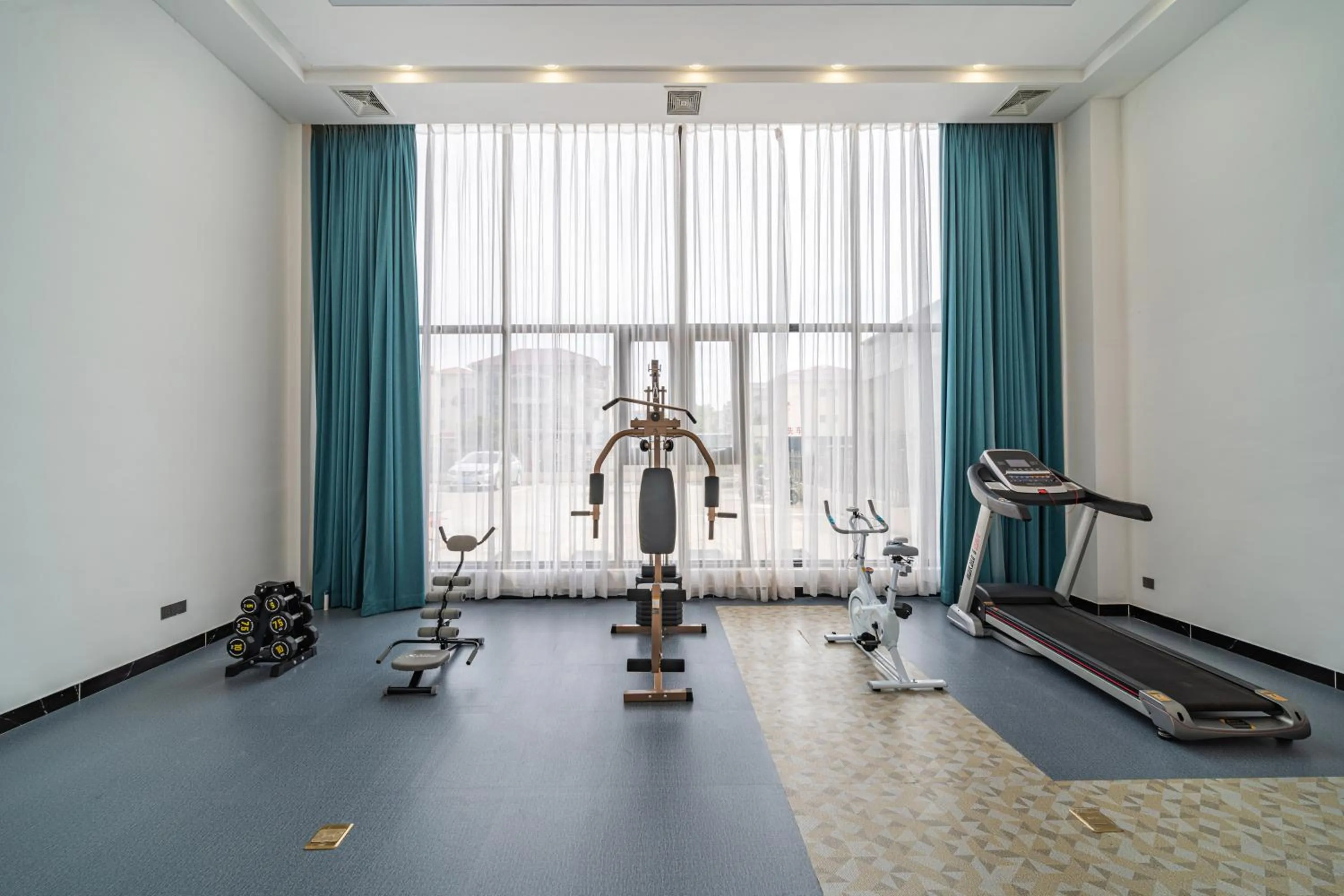 Fitness centre/facilities in Poltton Century Hotel Yangjiang Jinshan Road