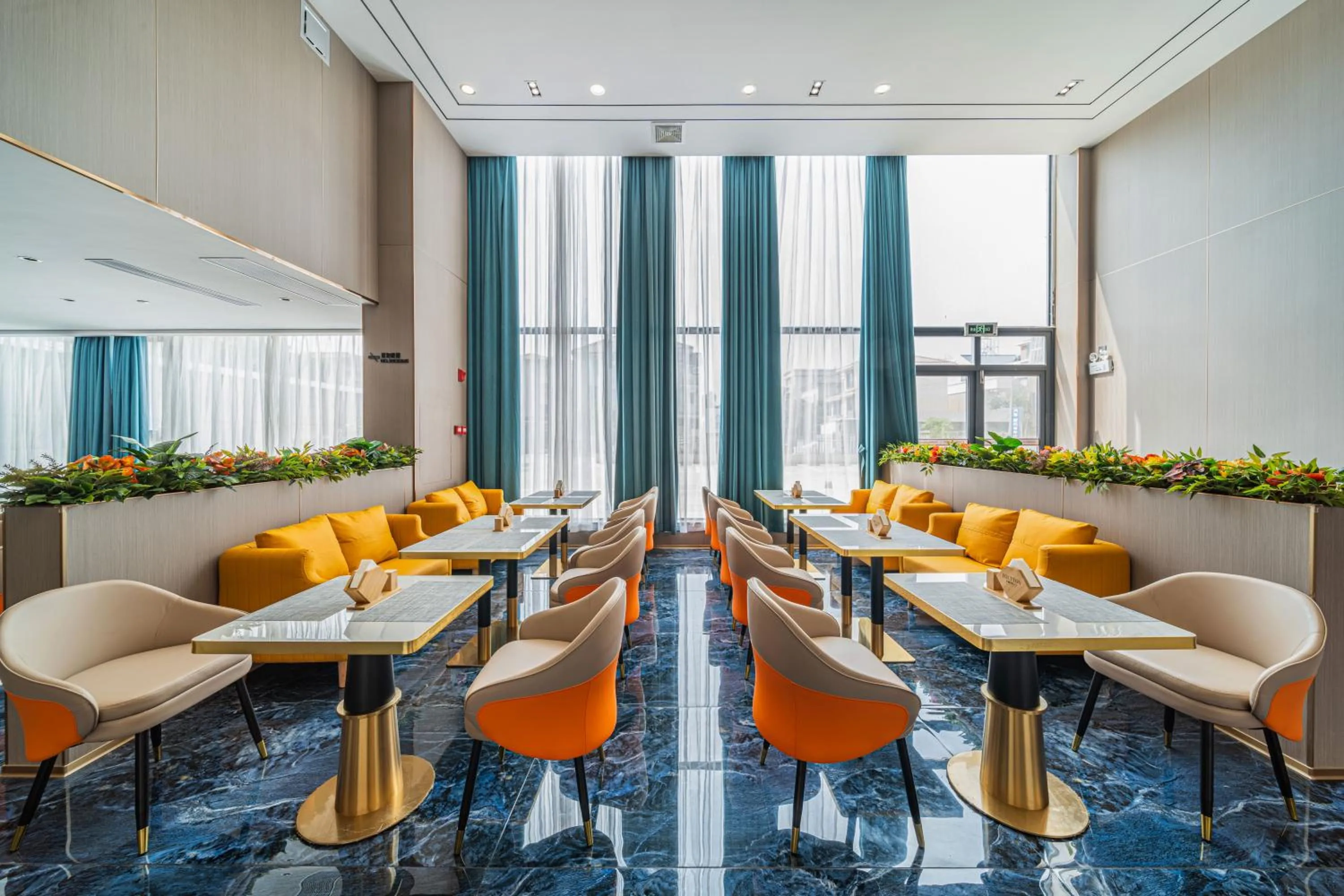 Restaurant/places to eat in Poltton Century Hotel Yangjiang Jinshan Road