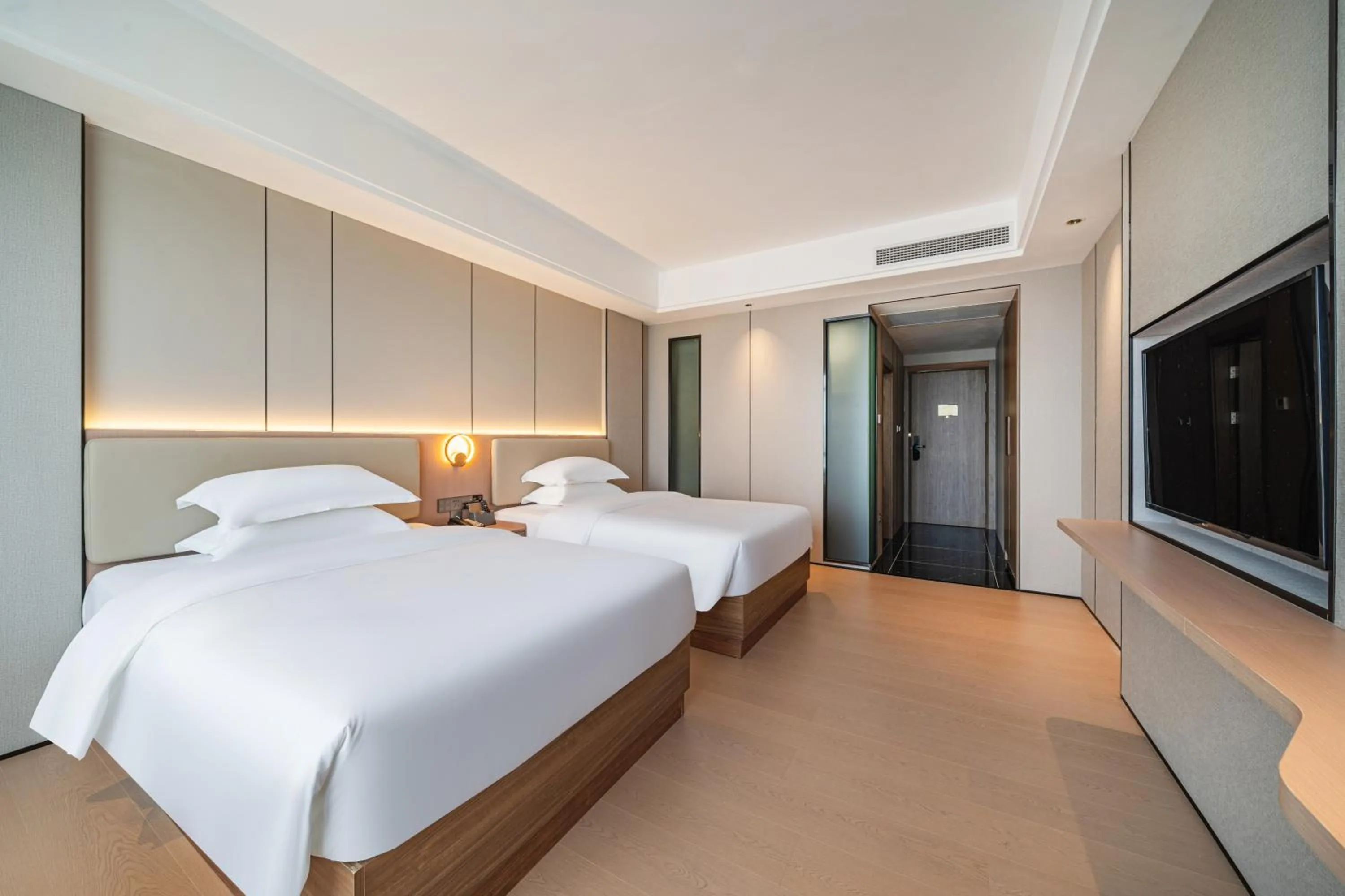 Photo of the whole room, Bed in Poltton Century Hotel Yangjiang Jinshan Road