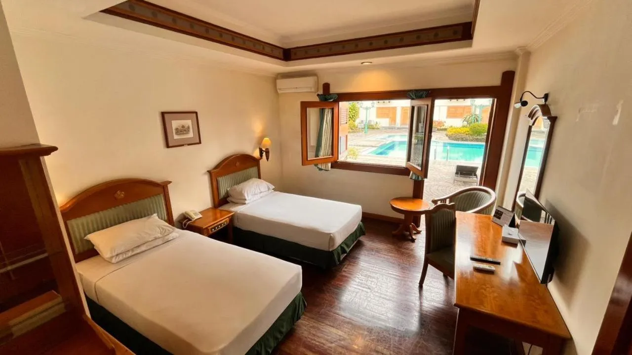 Bedroom, Bed in Kresna Hotel