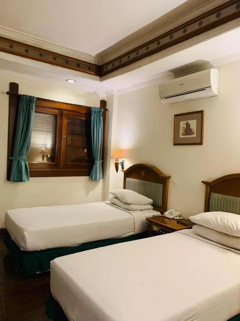 Bedroom, Bed in Kresna Hotel