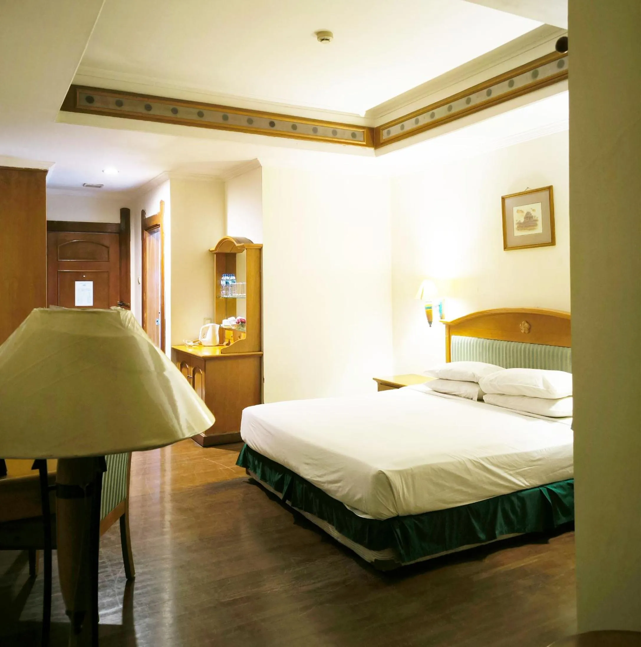 Photo of the whole room, Bed in Kresna Hotel