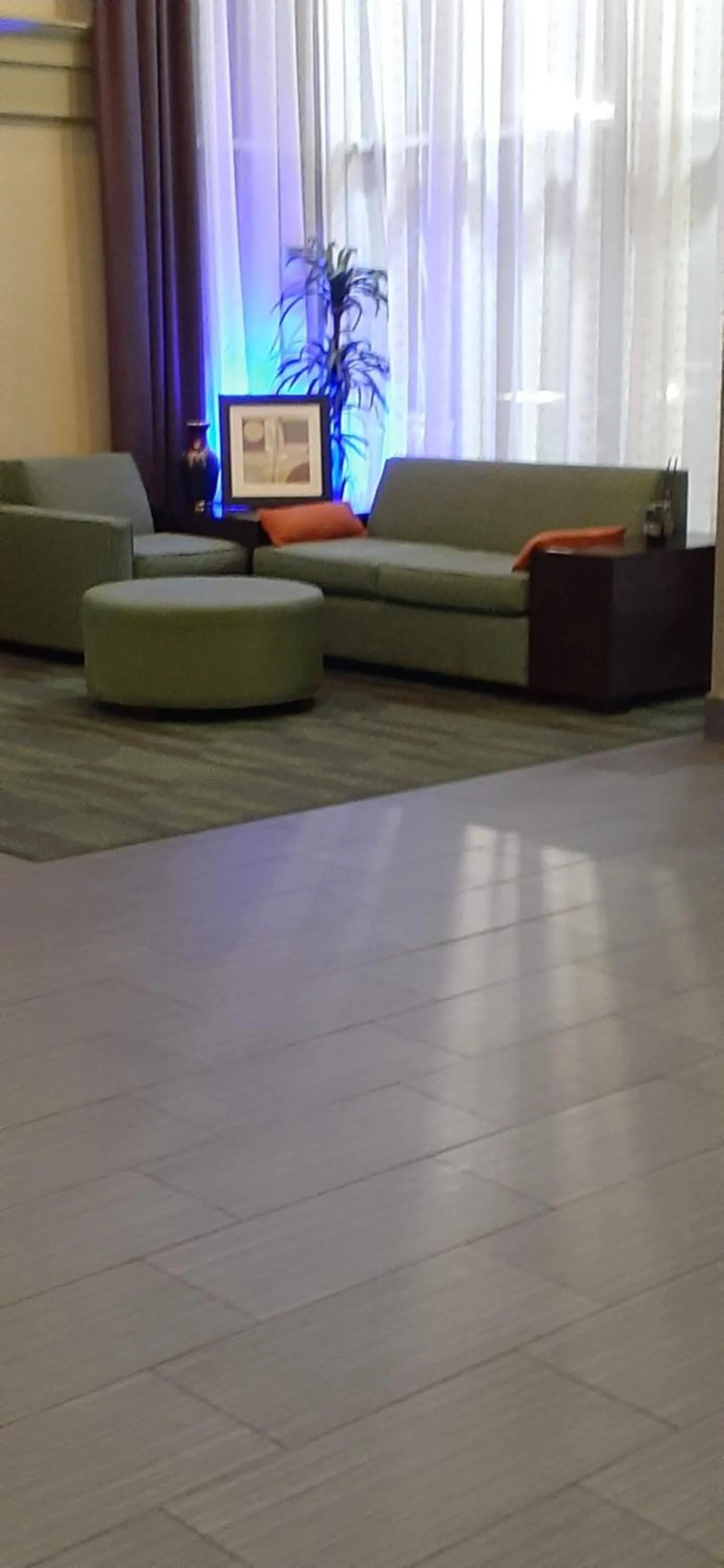 Communal lounge/ TV room in Americas Best Value Inn Phenix City