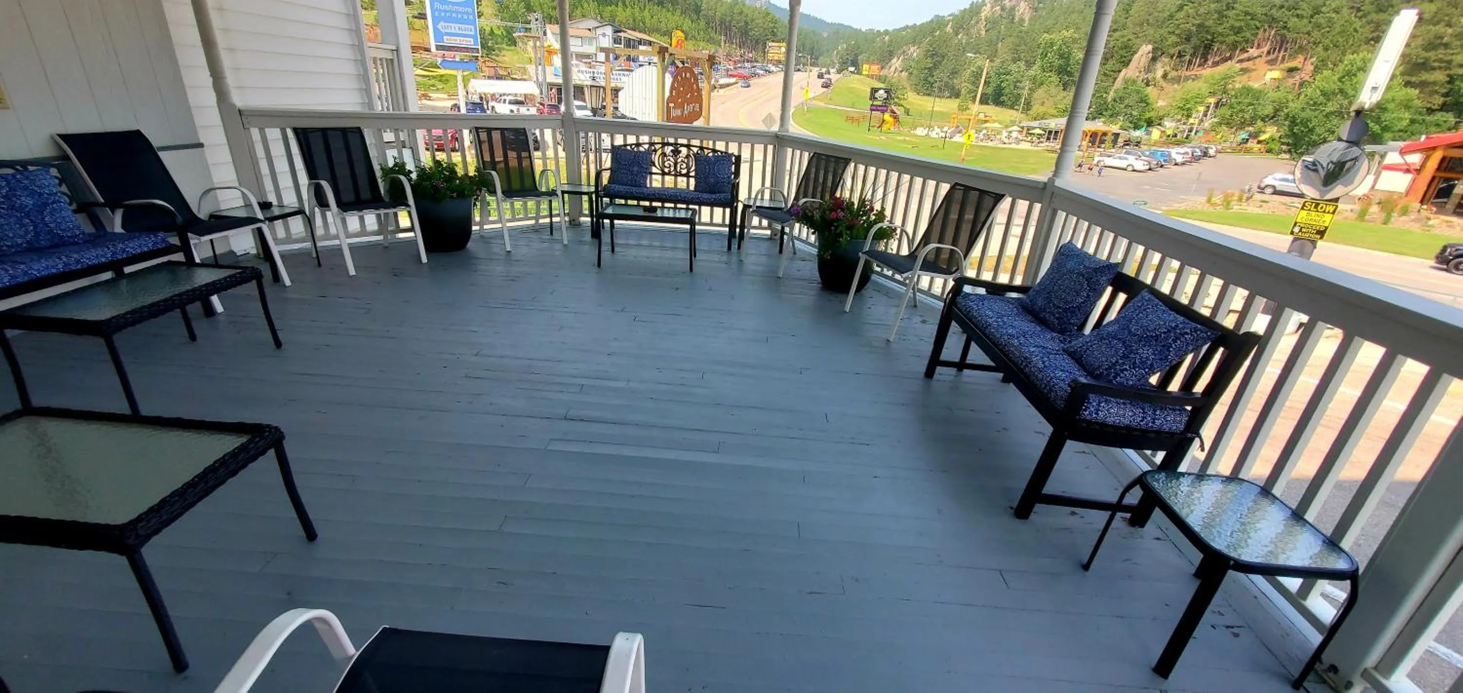 Patio in Roosevelt Inn Mount Rushmore