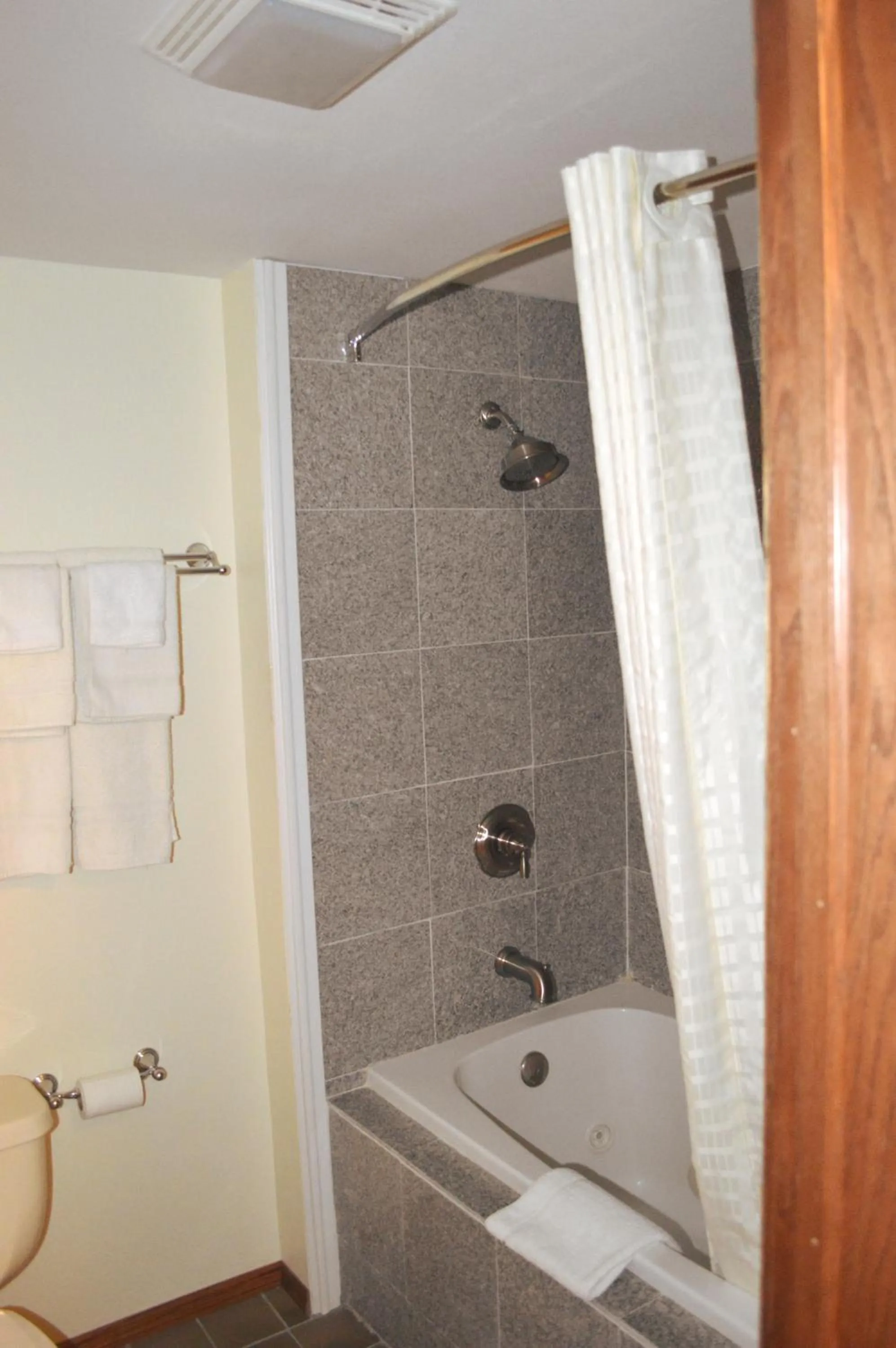 Bathroom in Roosevelt Inn Mount Rushmore