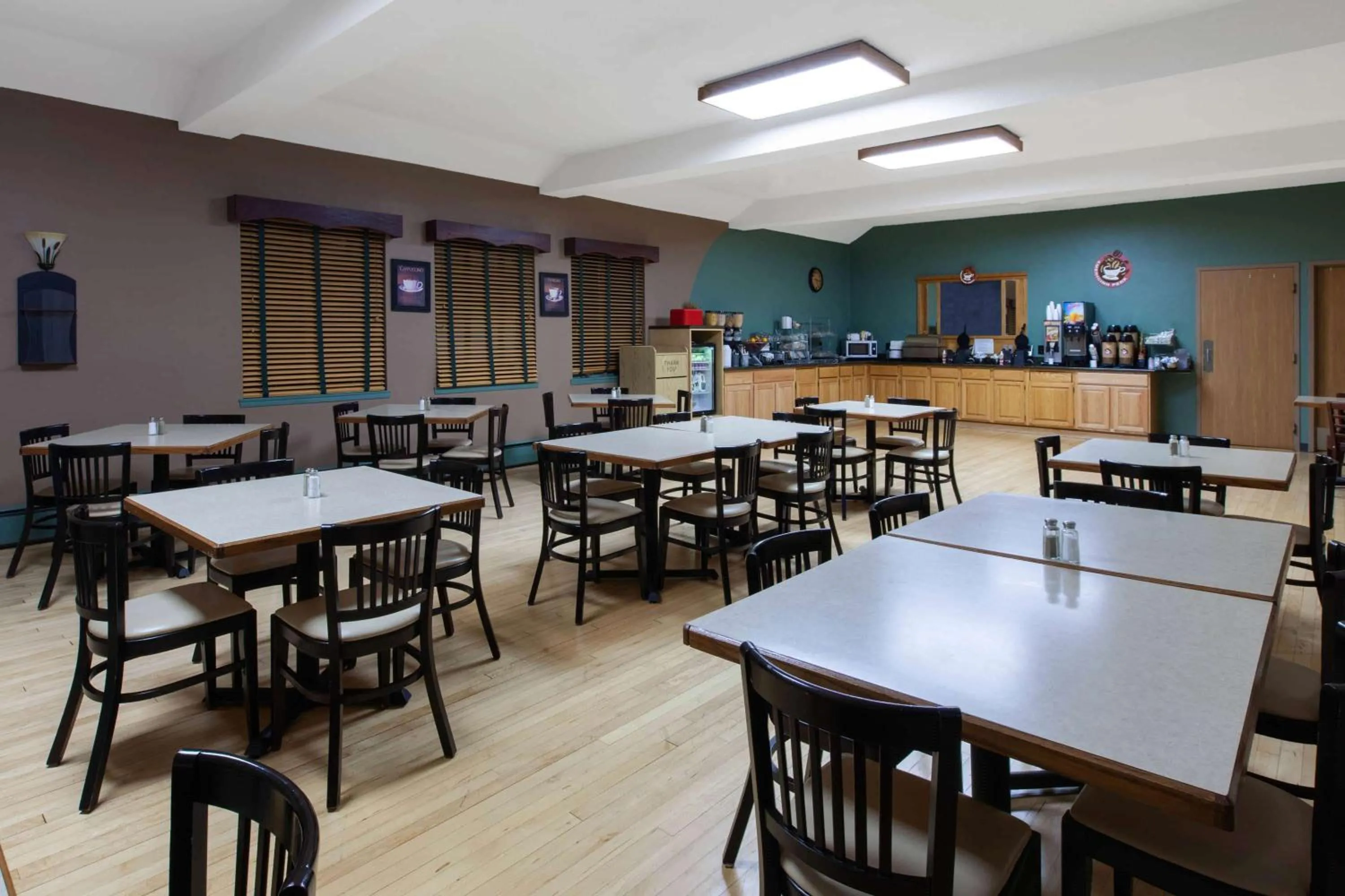 Restaurant/places to eat in AmericInn by Wyndham Silver City