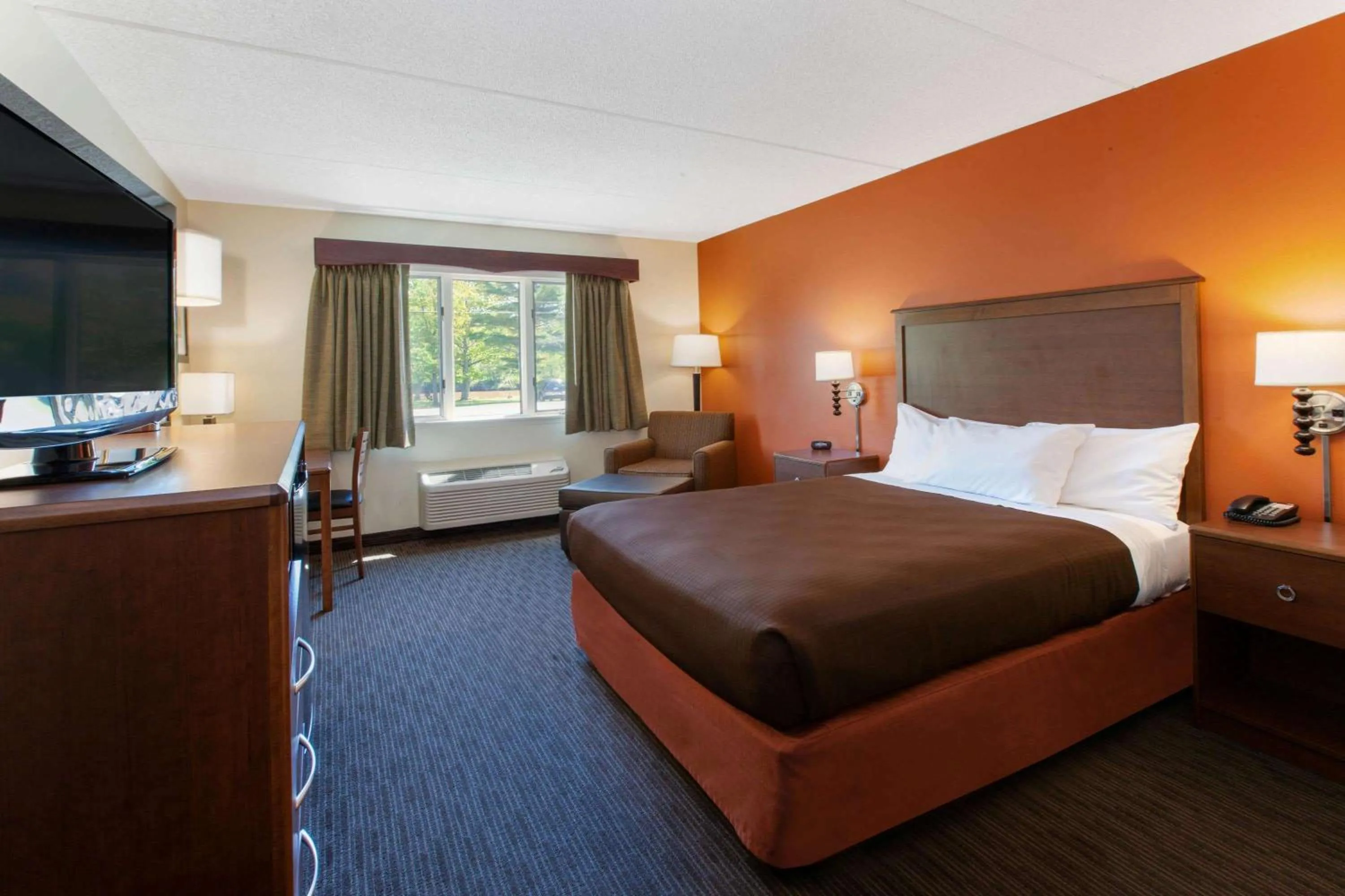 Photo of the whole room in AmericInn by Wyndham Silver City
