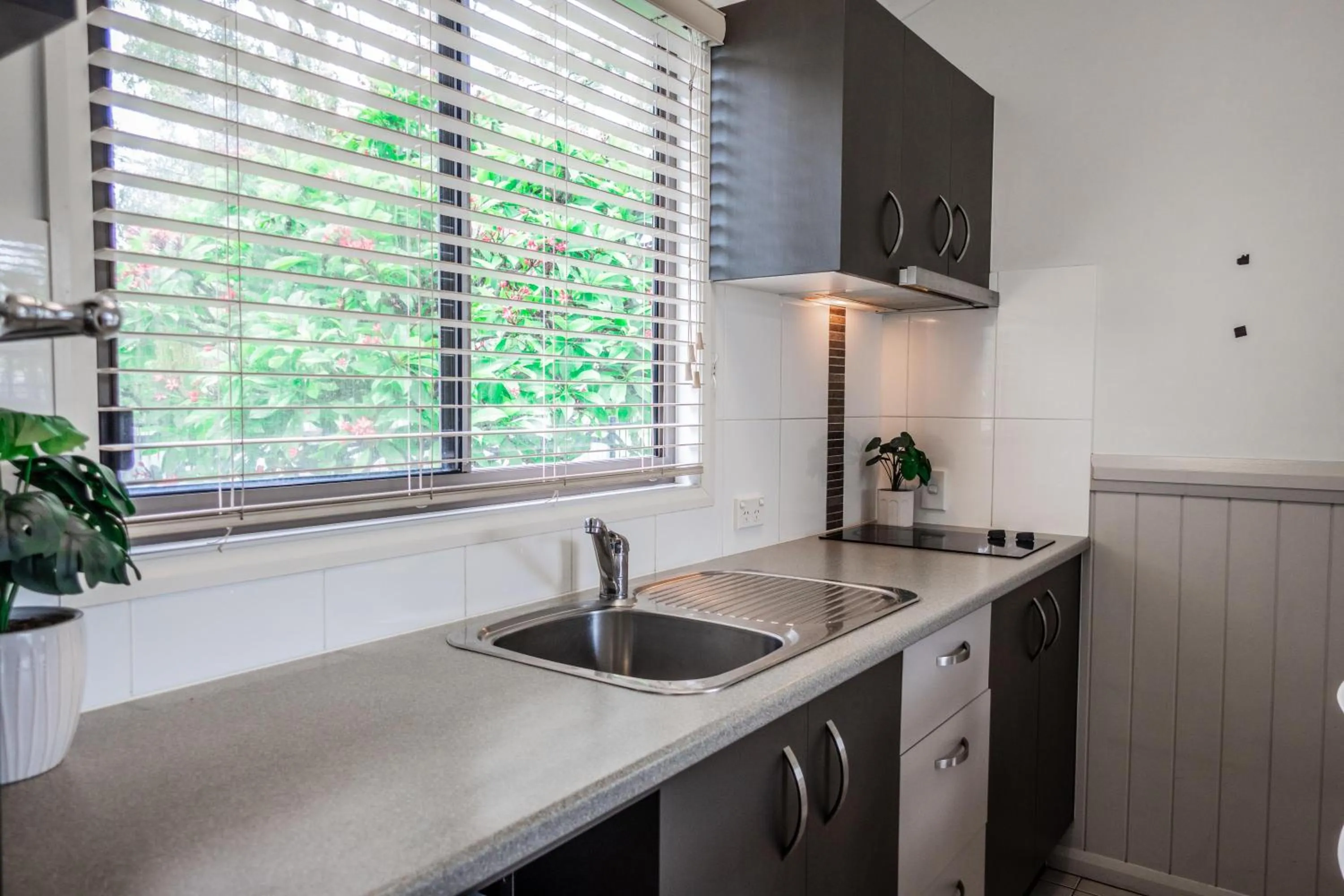 Kitchen or kitchenette in BIG4 Tasman Holiday Parks - Rowes Bay