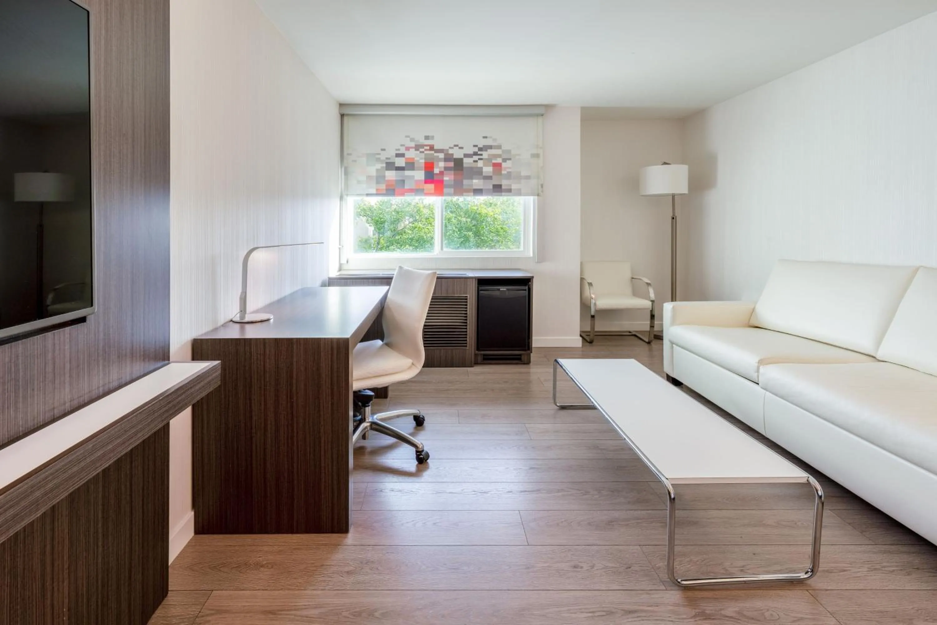 Photo of the whole room, Bed in Aloft Sunnyvale