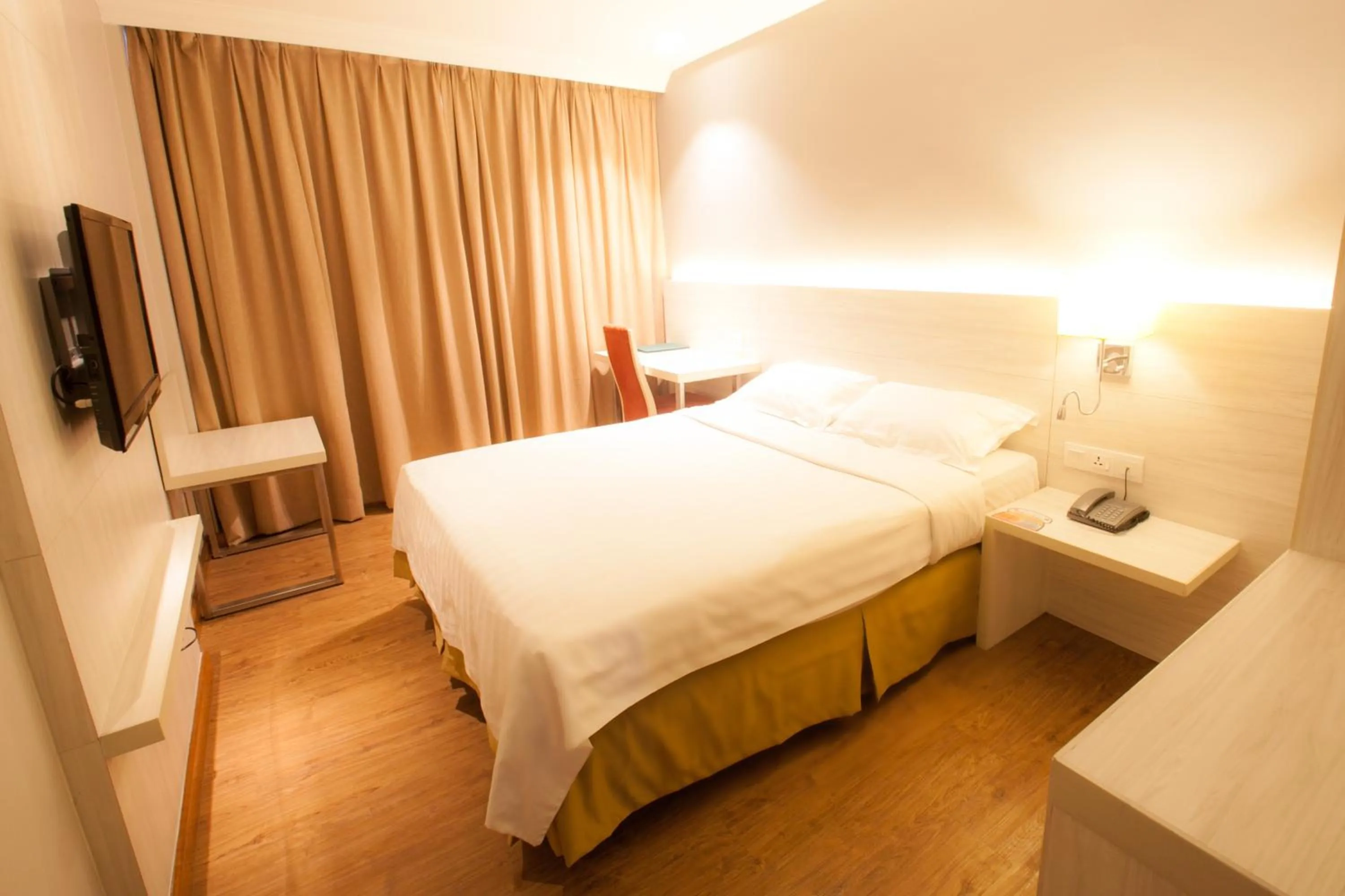 Photo of the whole room, Bed in Hotel Malaysia