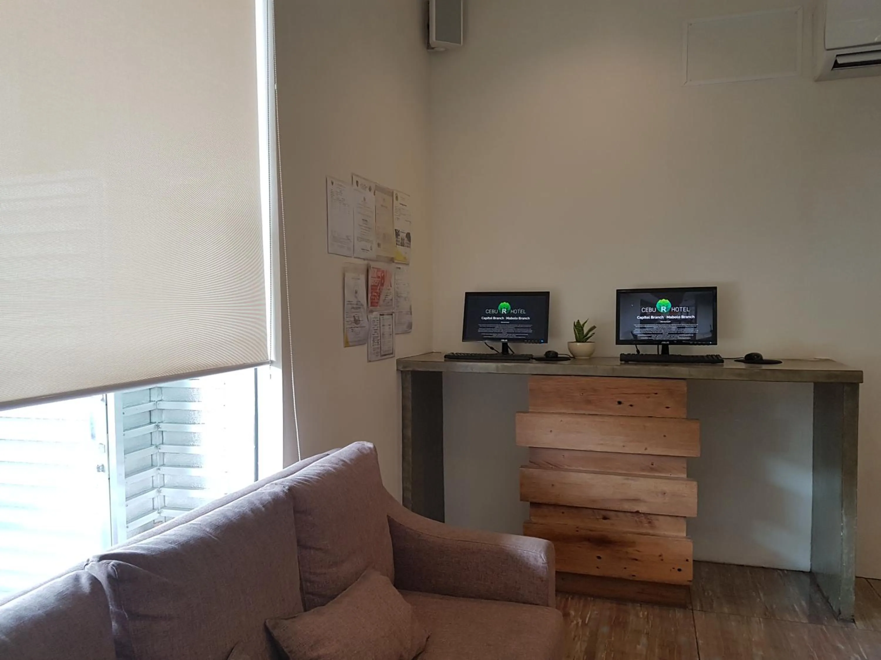 Lobby or reception in Cebu R Hotel Mabolo