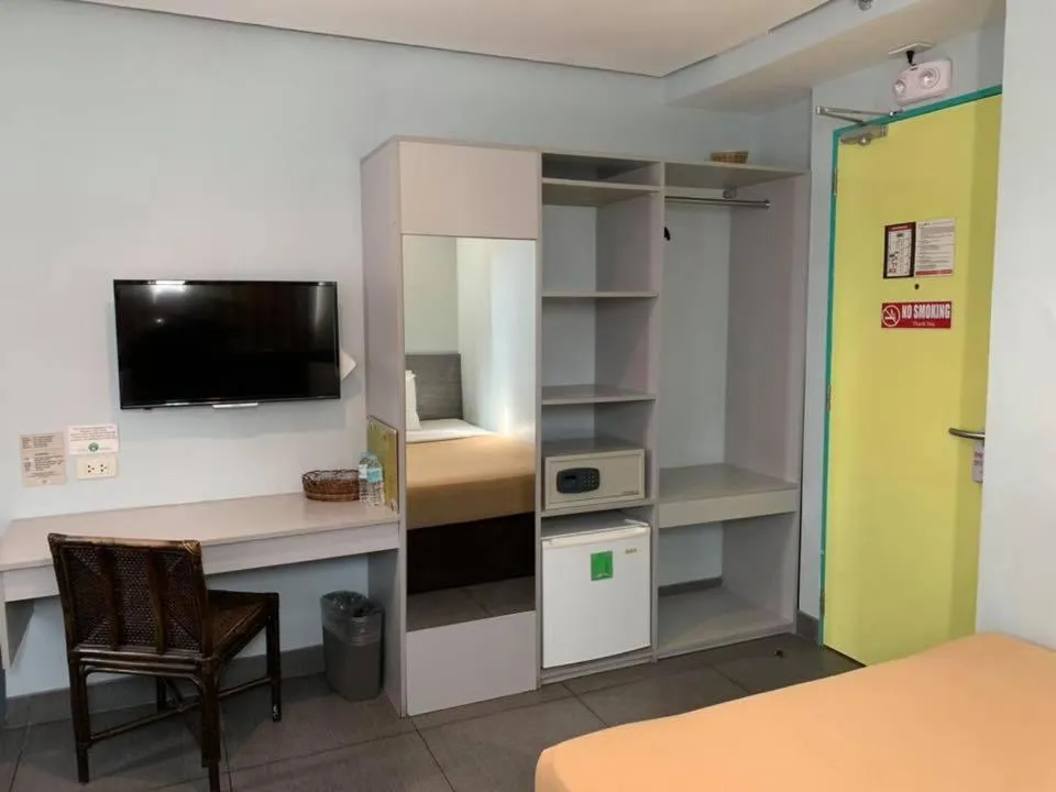 Bedroom in Cebu R Hotel Mabolo