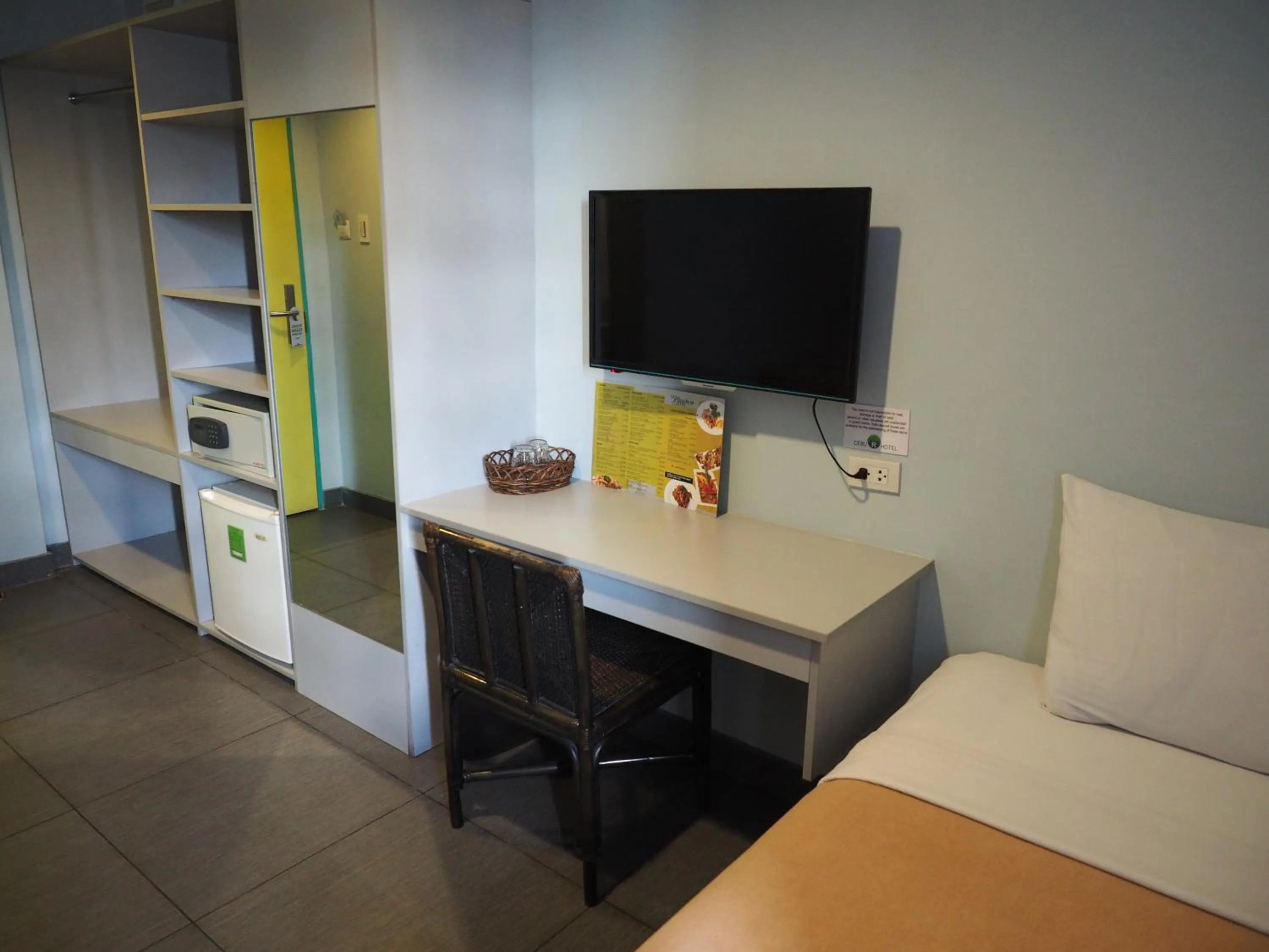 Decorative detail, Bed in Cebu R Hotel Mabolo