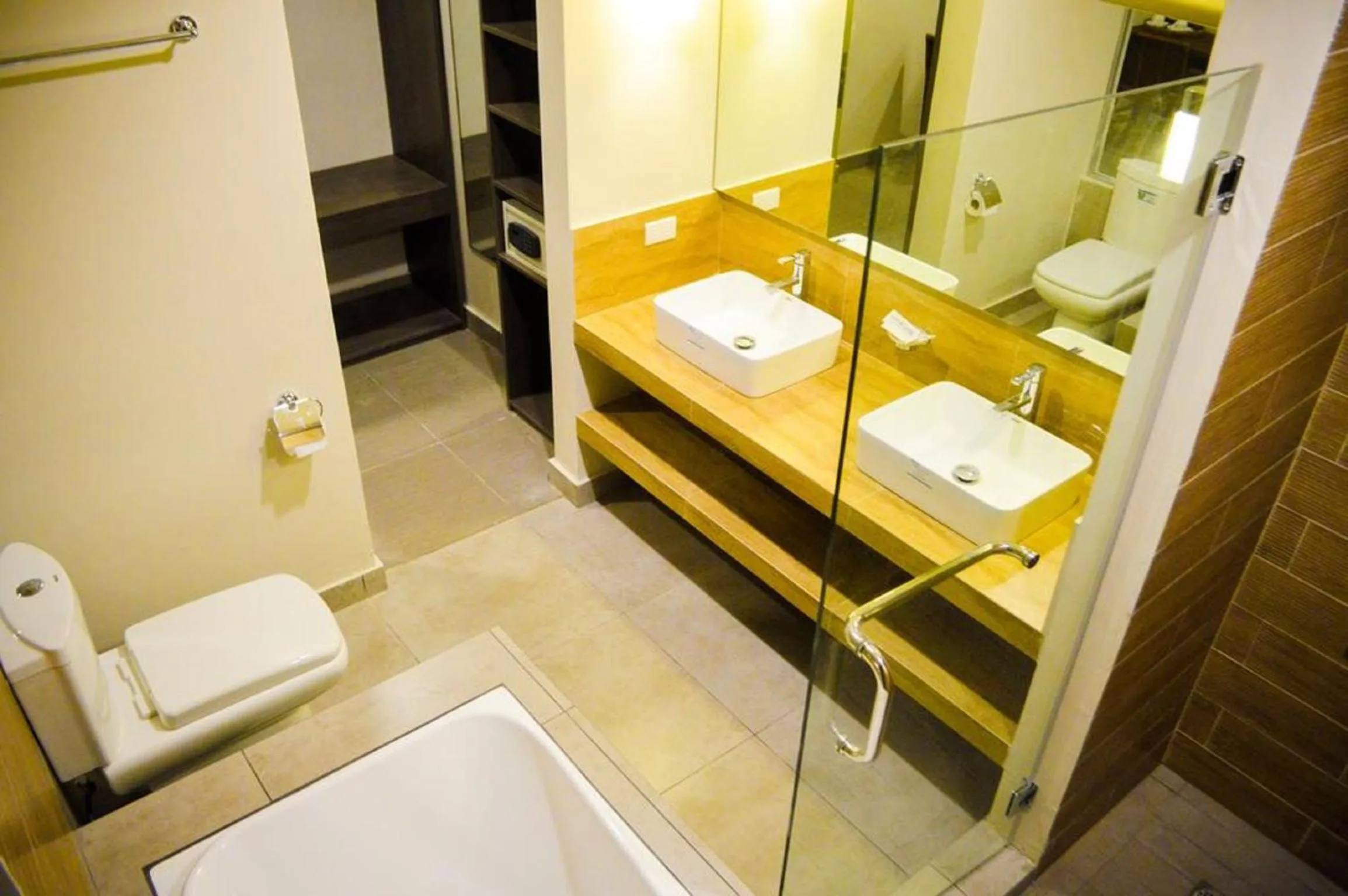 Bathroom in Cebu R Hotel Mabolo