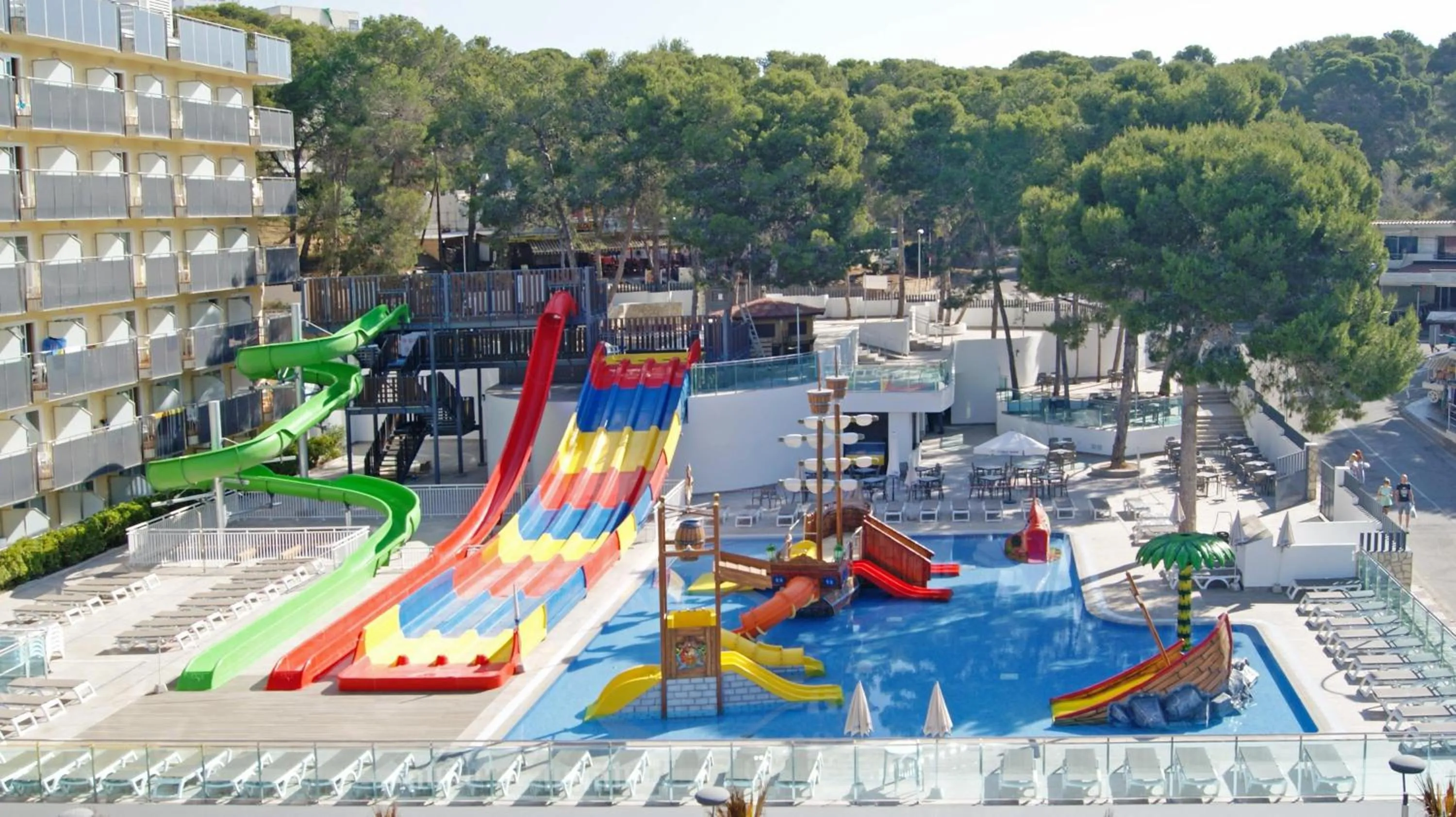 Swimming pool in Hotel Best Cap Salou