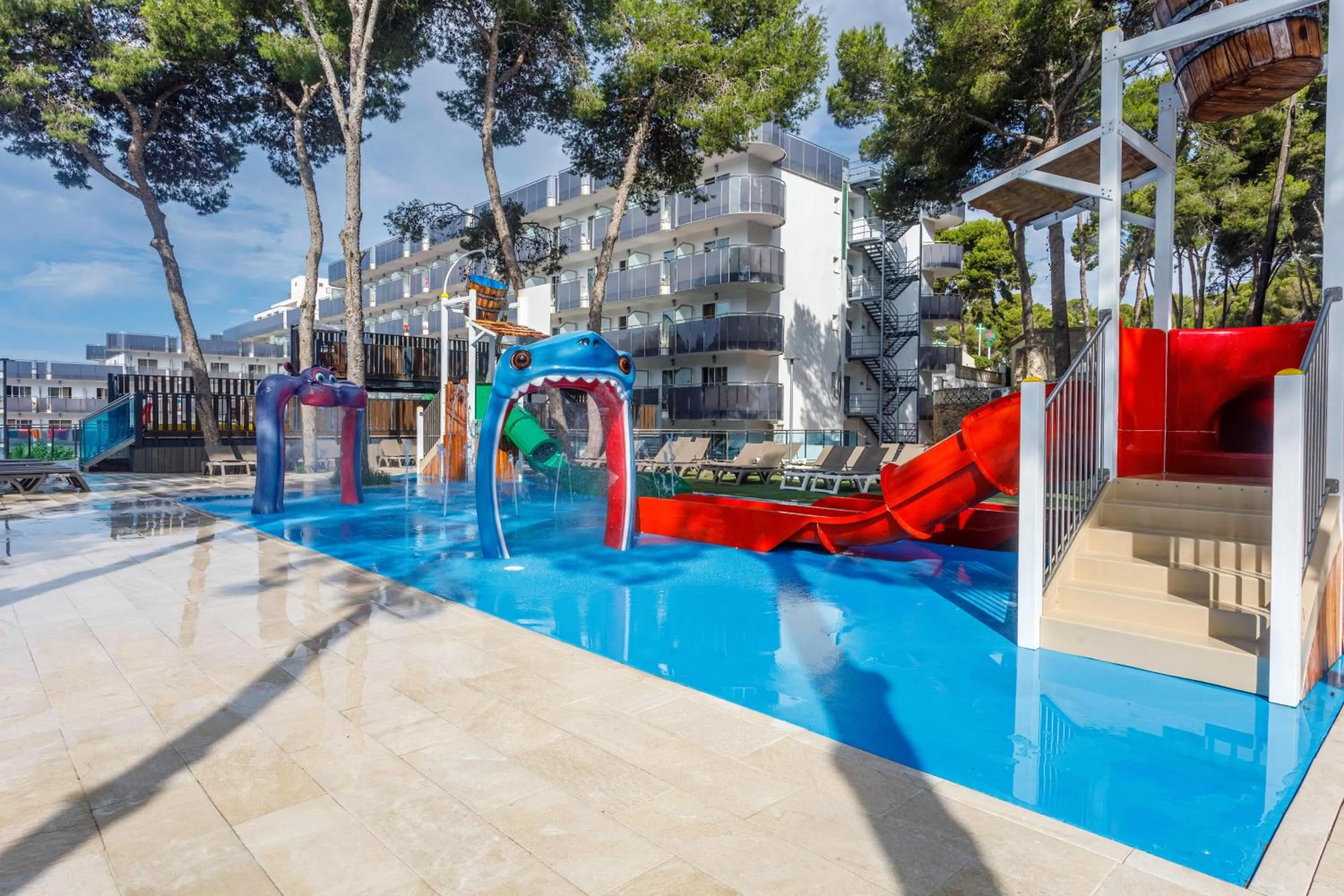 Swimming pool in Hotel Best Cap Salou