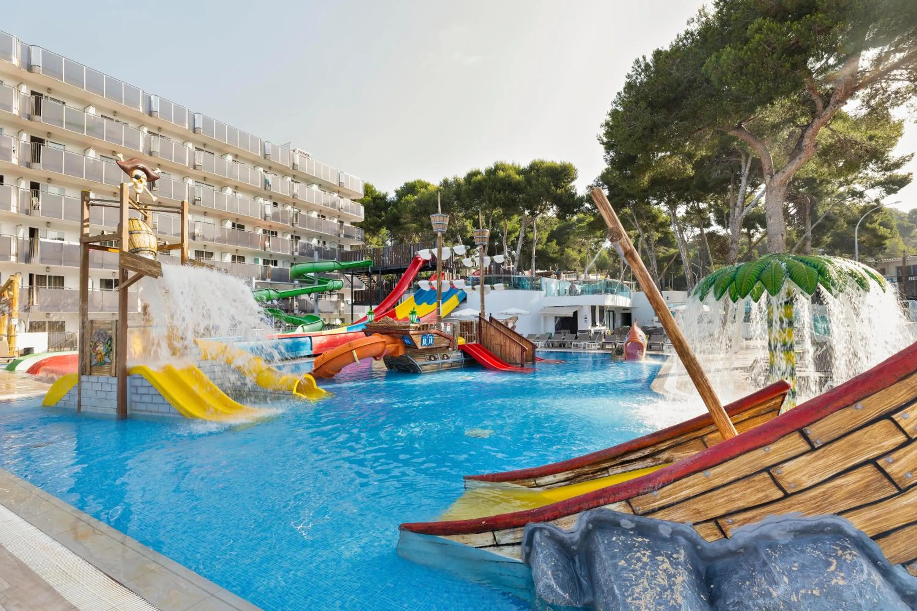 Swimming pool in Hotel Best Cap Salou