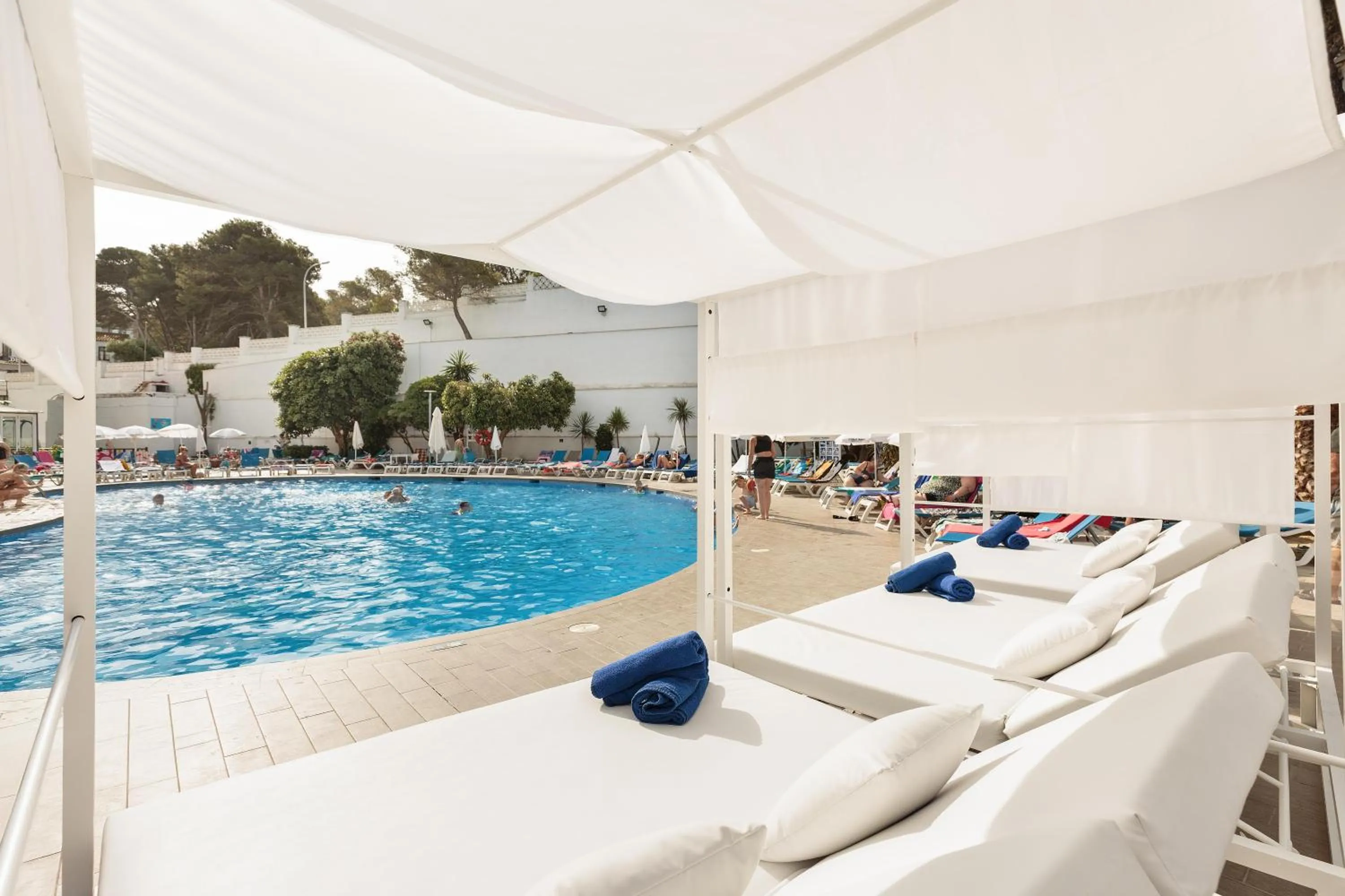 Swimming pool in Hotel Best Cap Salou