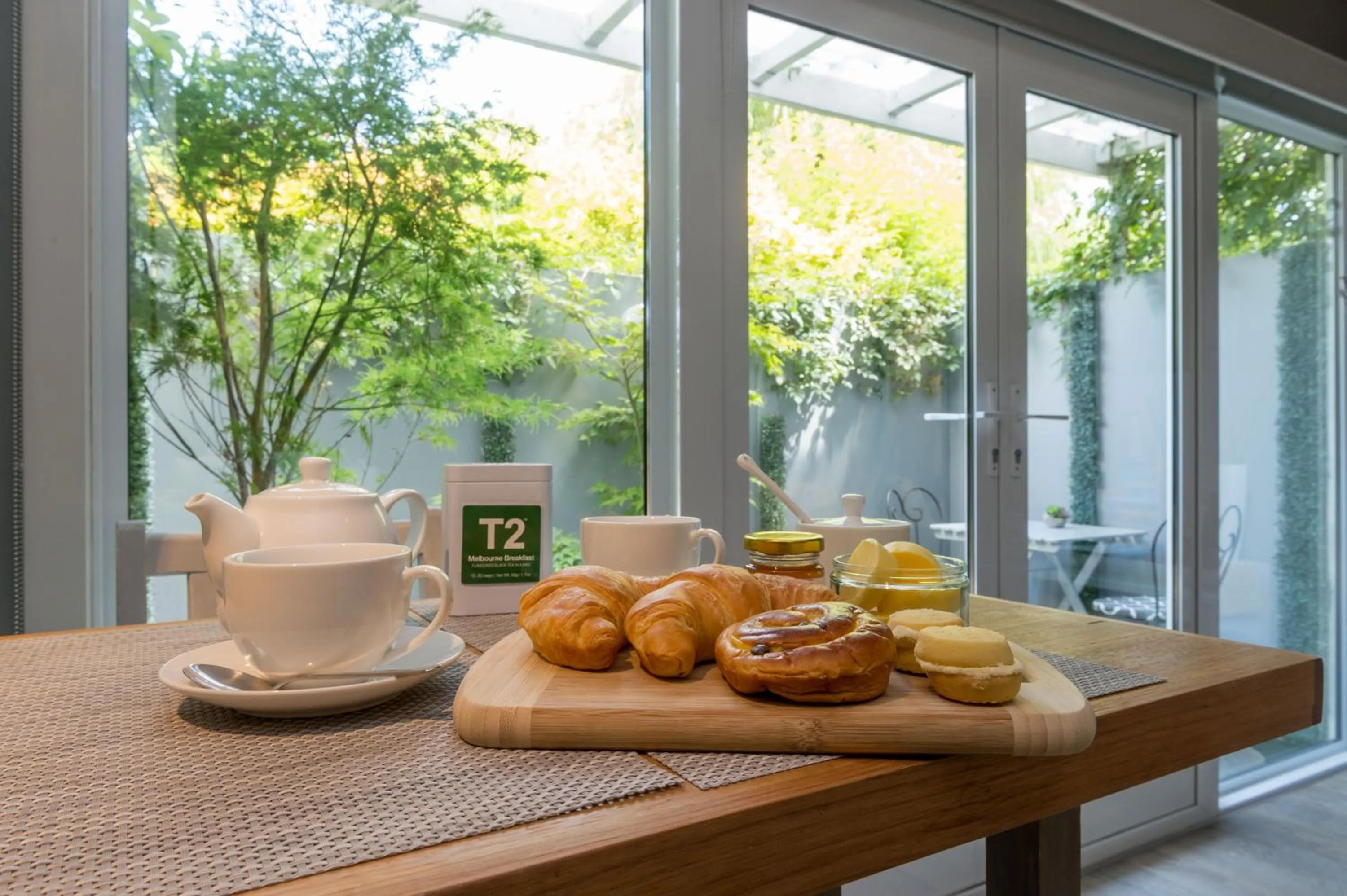 Breakfast in Sailaway Beach House