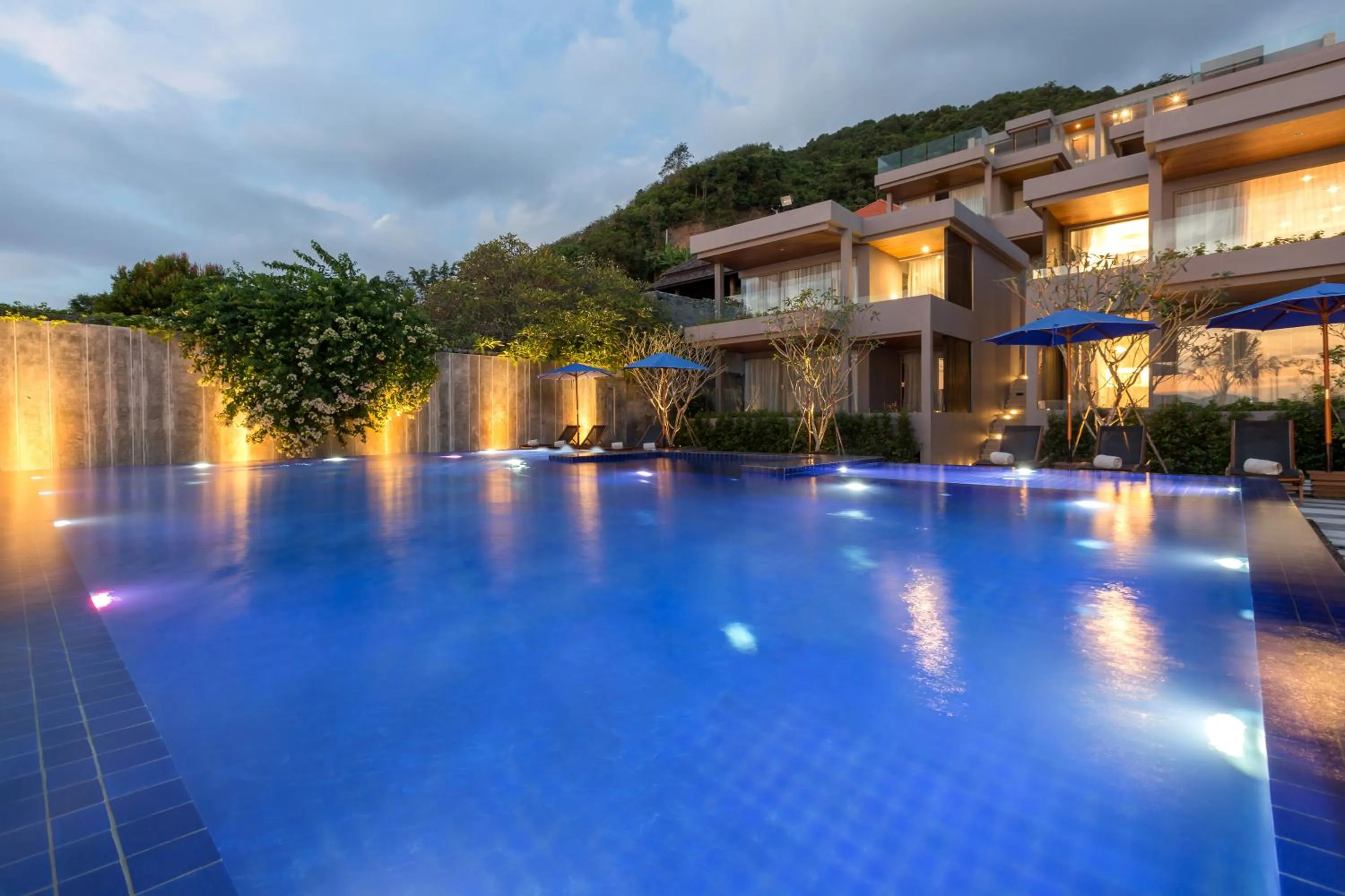 Facade/entrance in X10 Seaview Suites at Panwa Beach