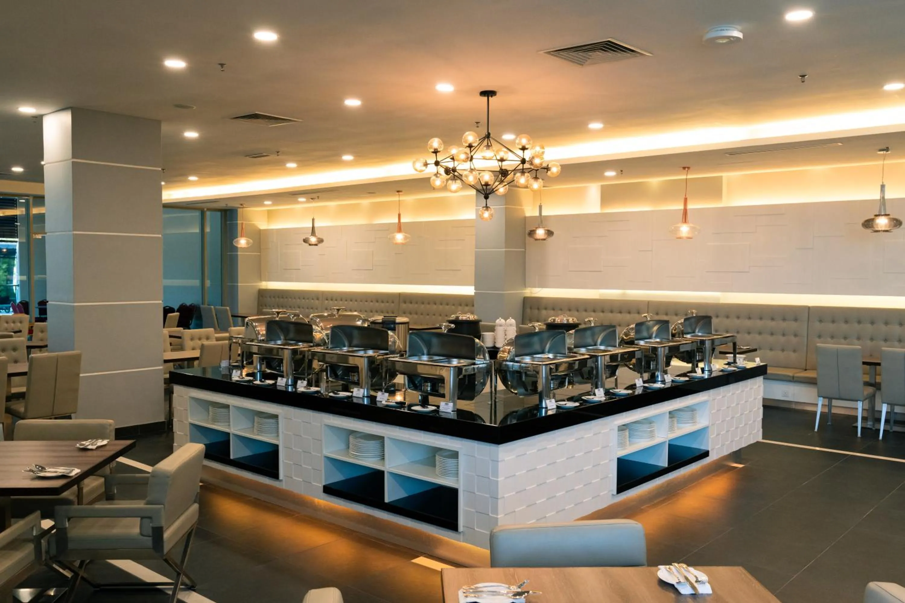 Restaurant/places to eat in Hotel Tamara Melaka