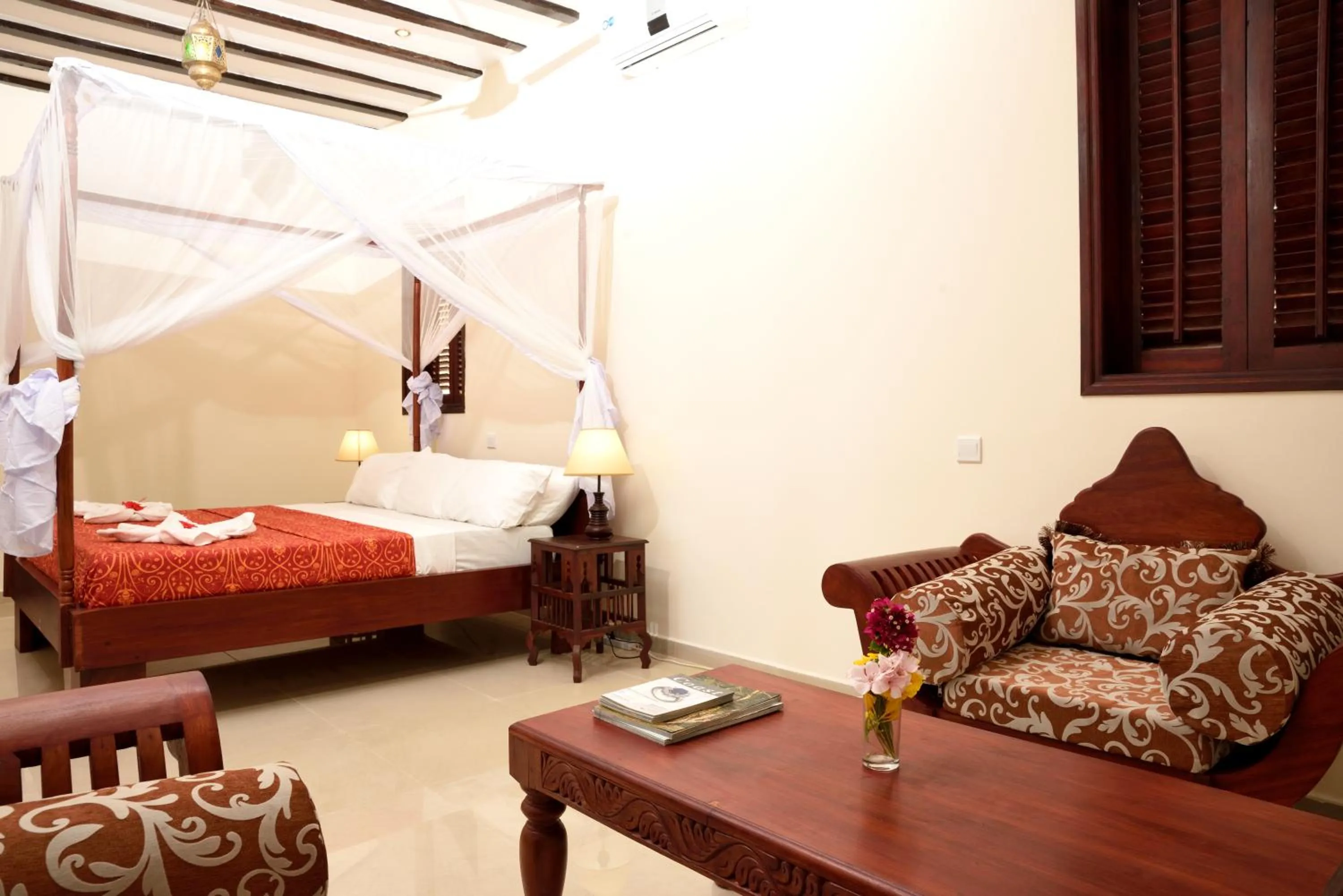 Bedroom, Bed in Villa Serenity, Tanzania Unforgettable