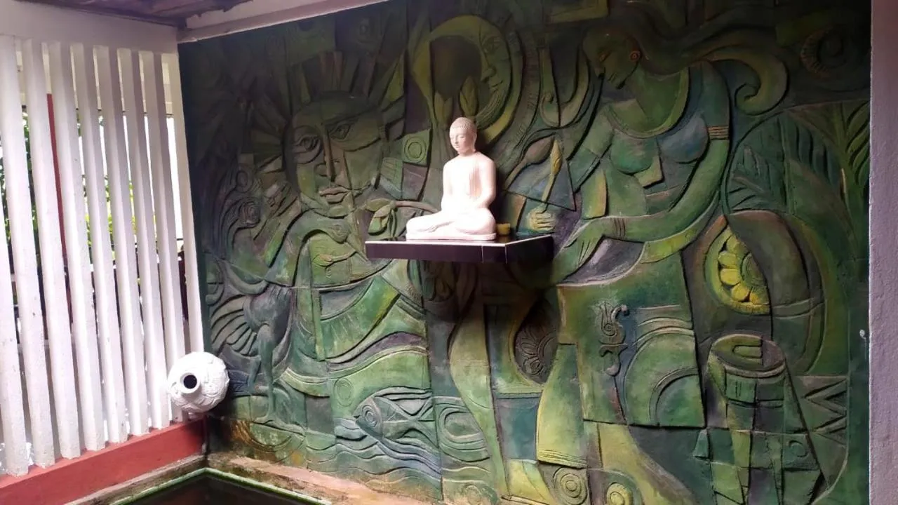 Property building in Mount Crest Inn Deniyaya