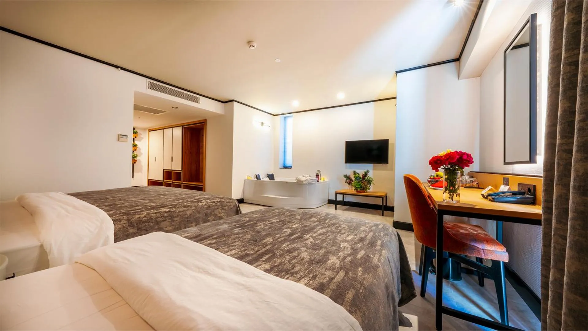 Photo of the whole room in VONRESORT Abant