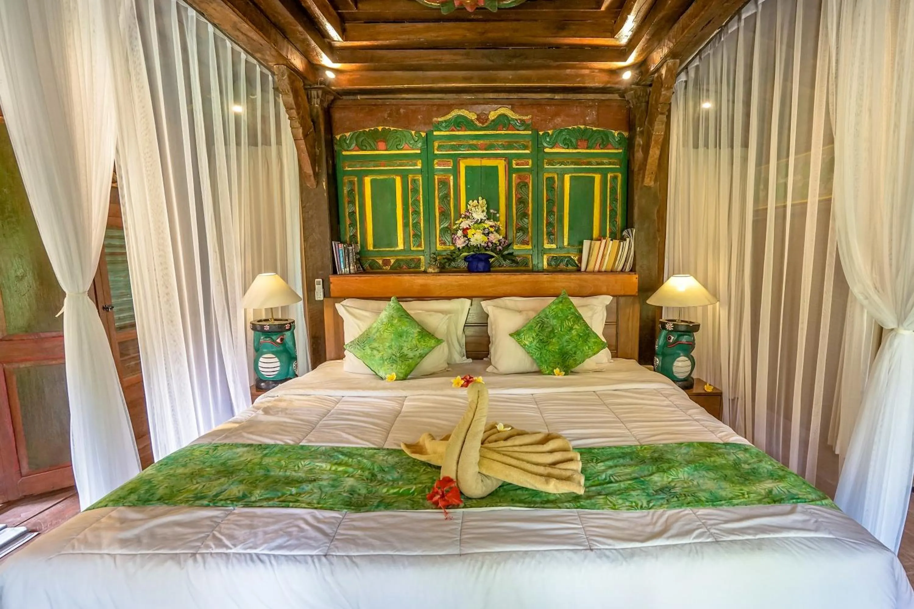 Bed in KTS Balinese Villas