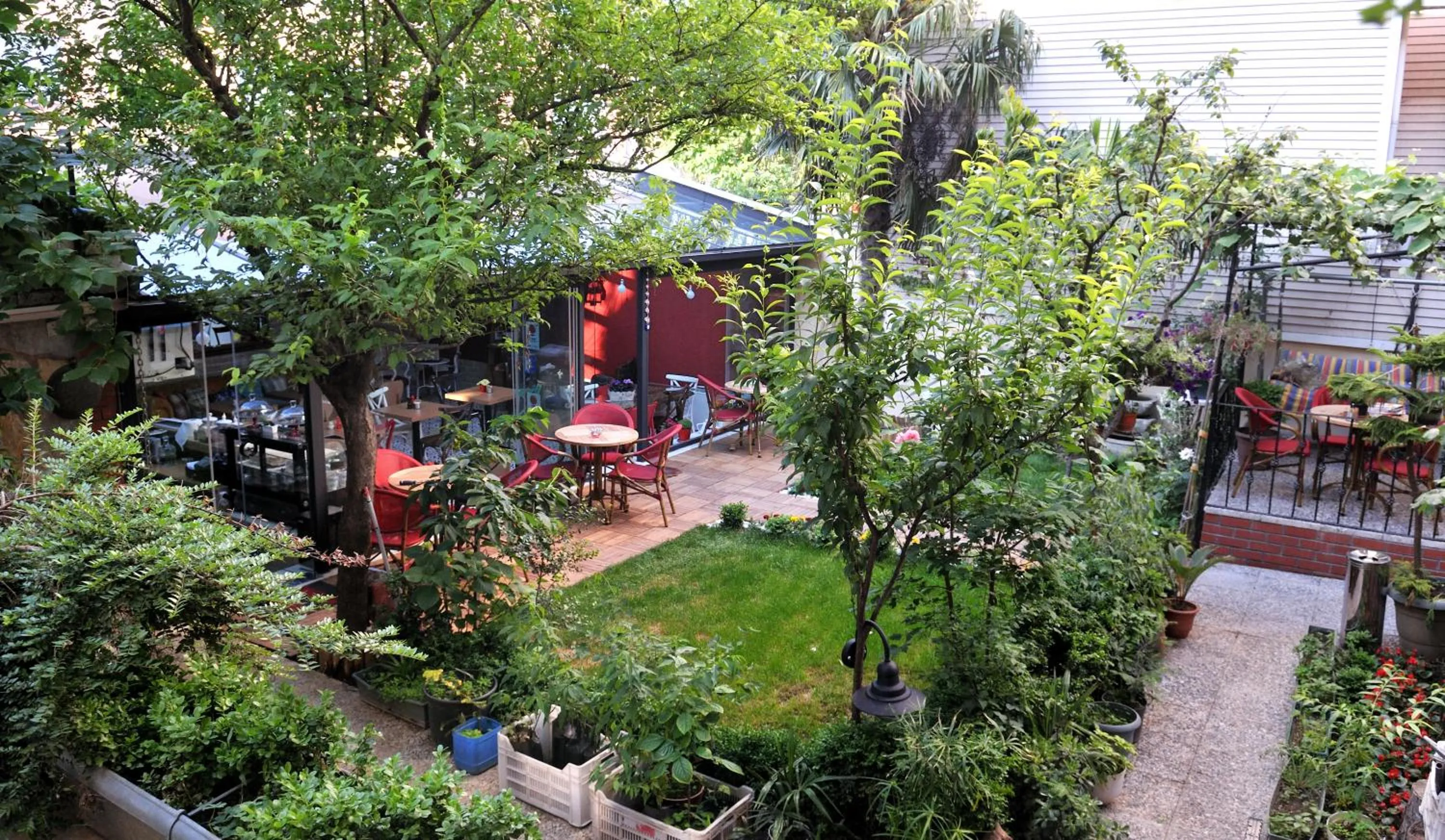 Garden in Ottoman Suites by Sera House