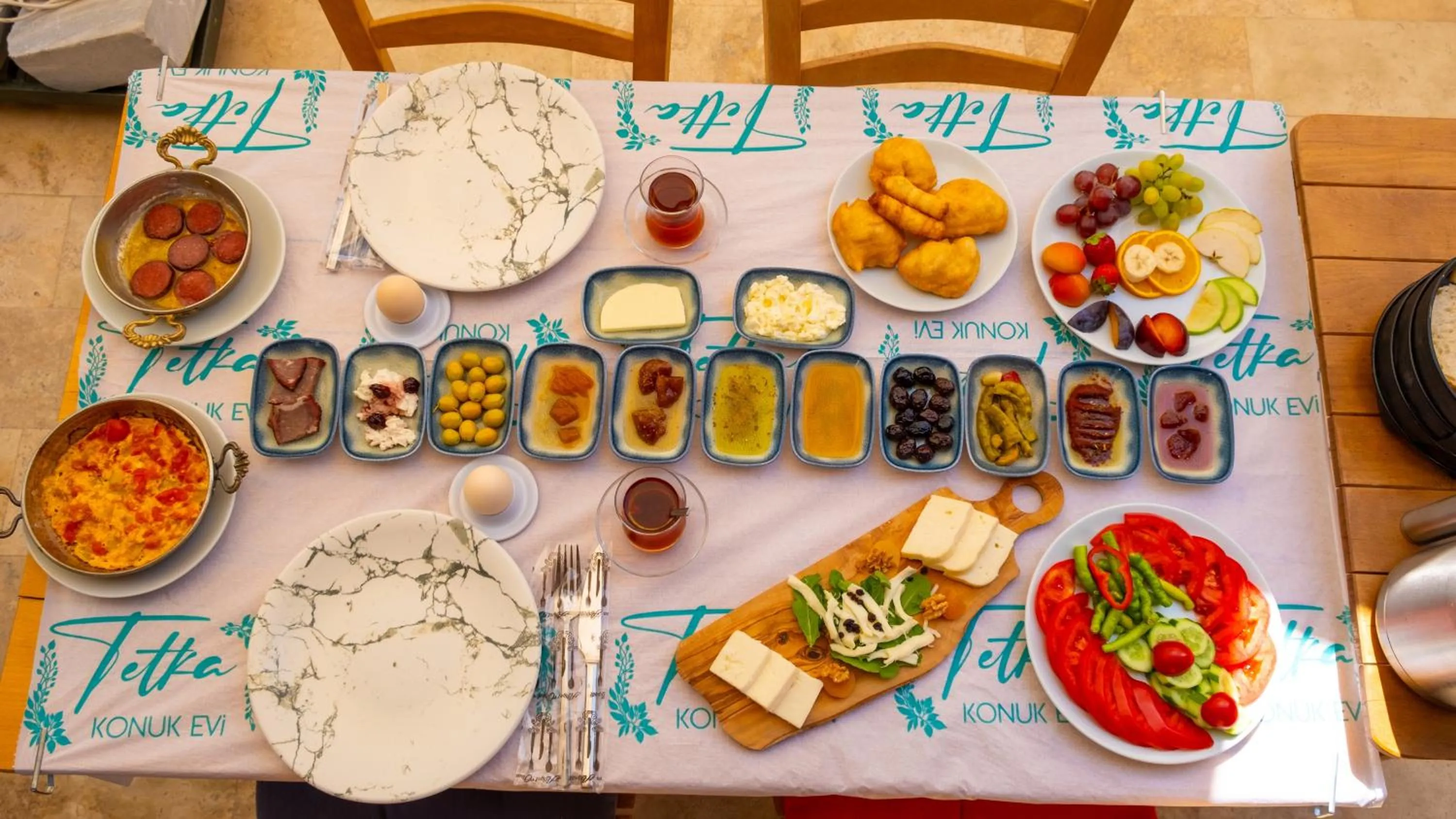 Breakfast in Tetka Konukevi