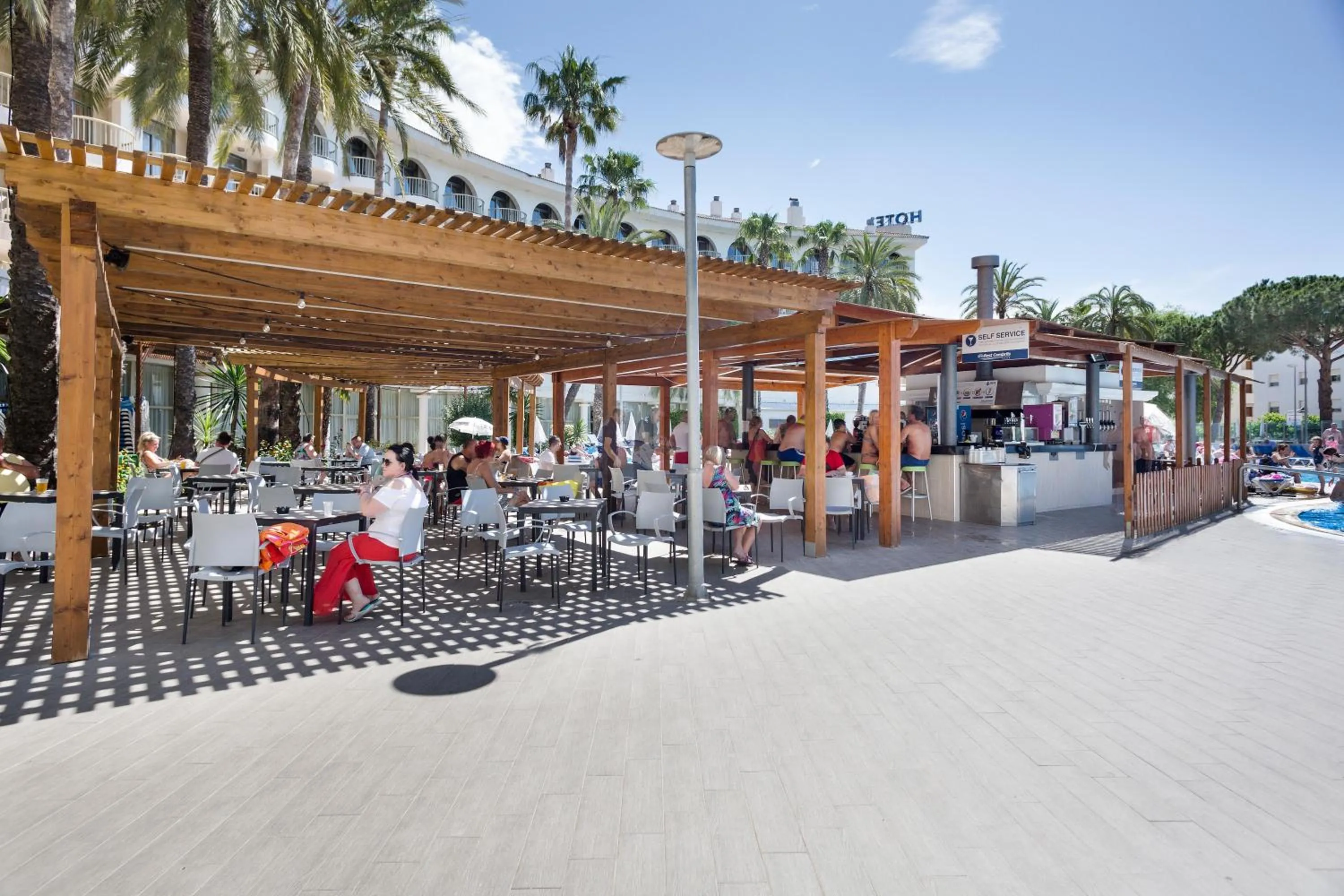 Lounge or bar in Hotel Best Cambrils