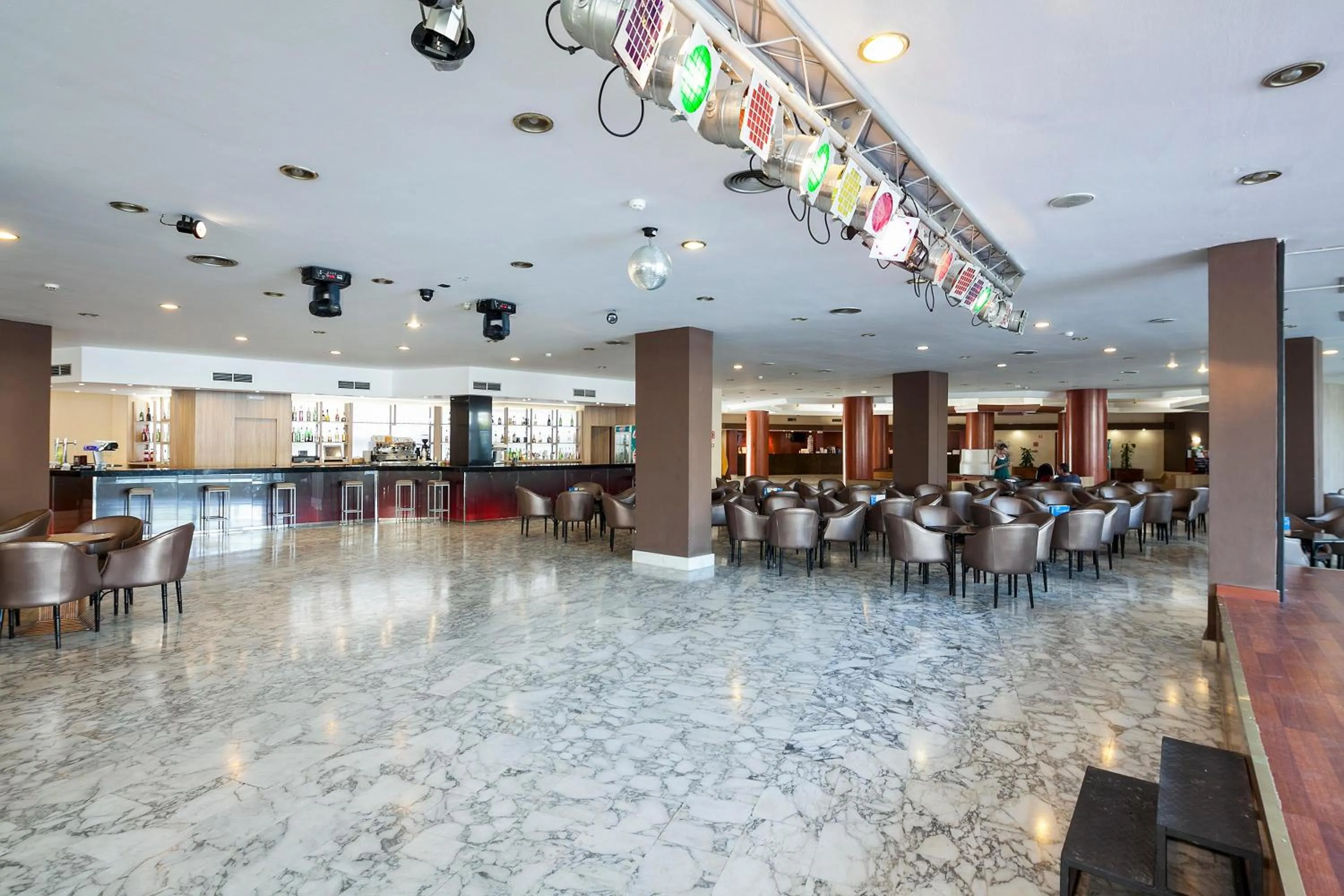 Lounge or bar in Hotel Best Cambrils