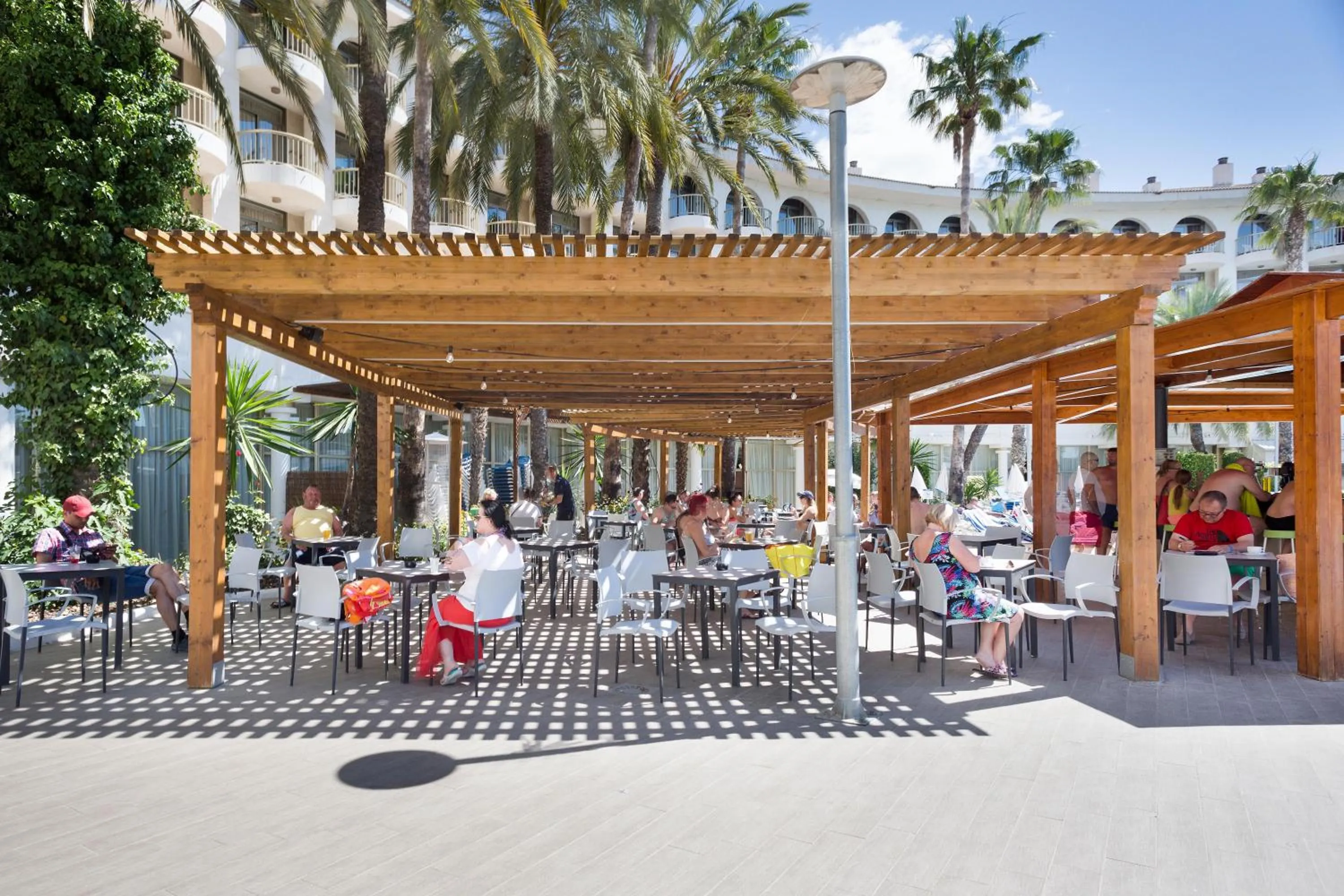 Lounge or bar in Hotel Best Cambrils