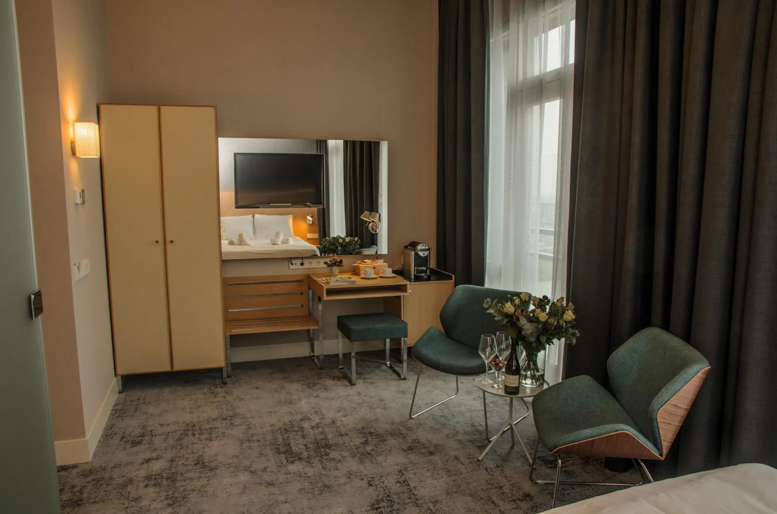 Seating area in Amadi Panorama Hotel