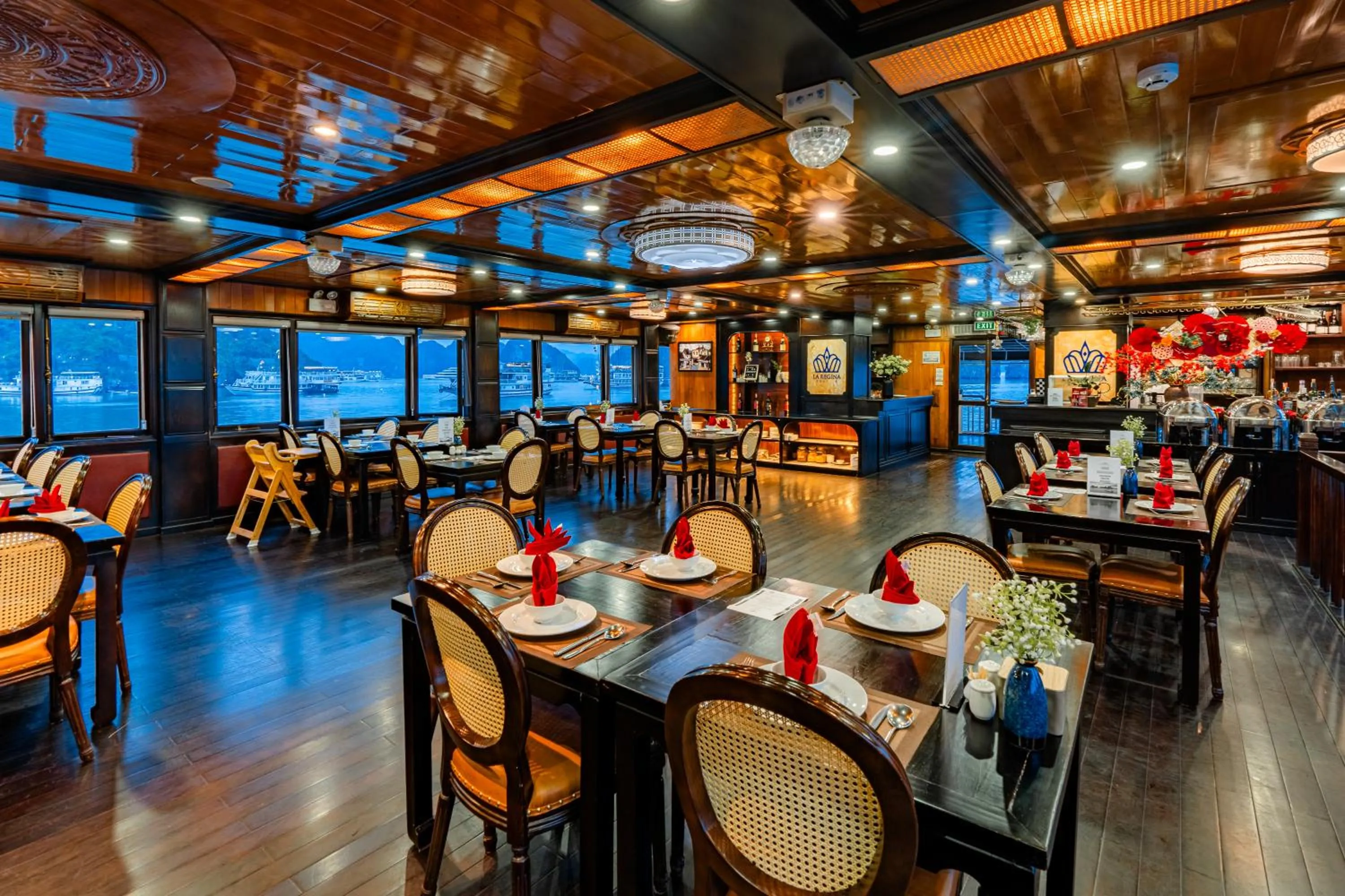 Restaurant/places to eat in La Regina Royal Cruise