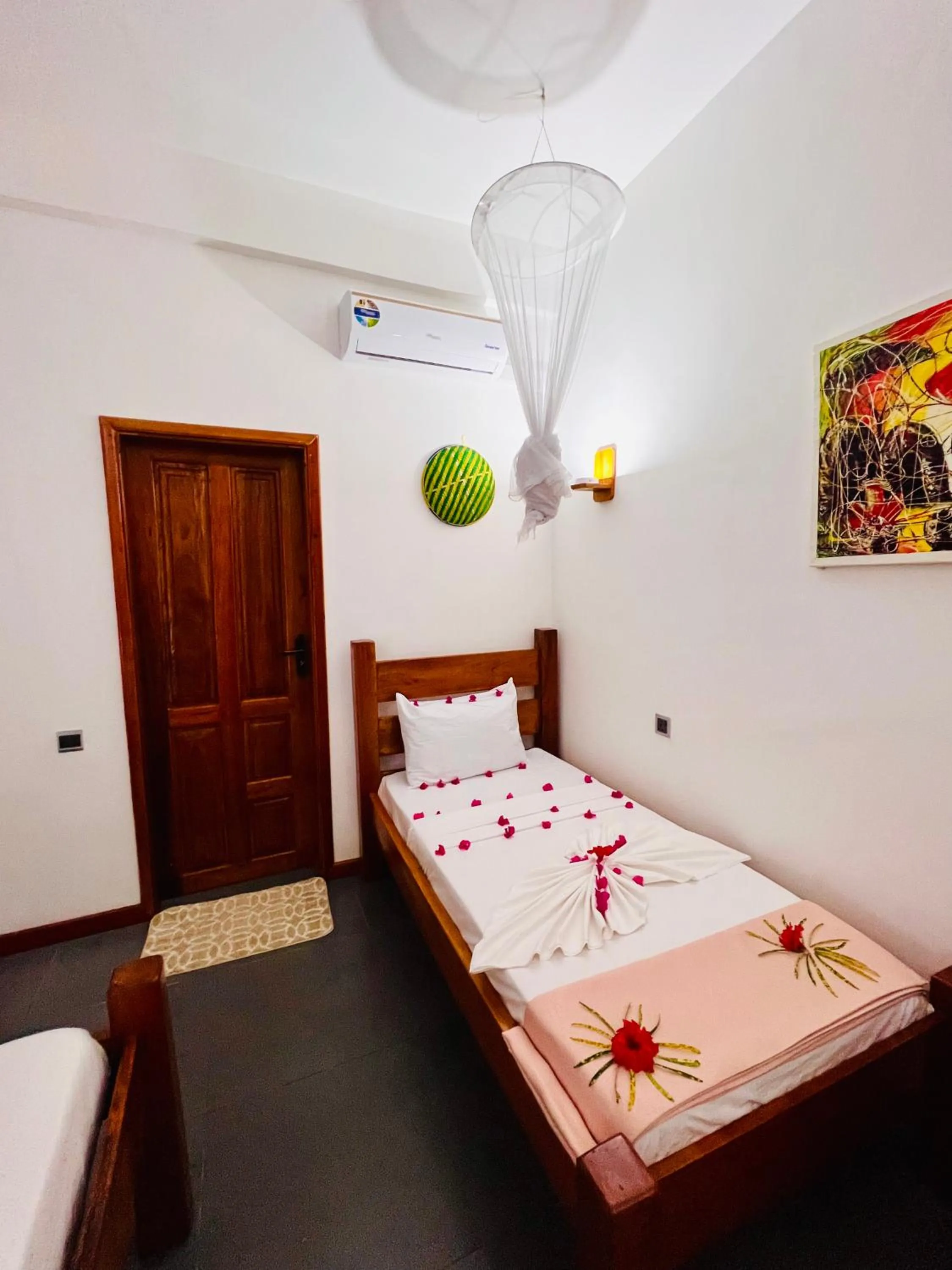 Photo of the whole room, Bed in Tropical Nungwi