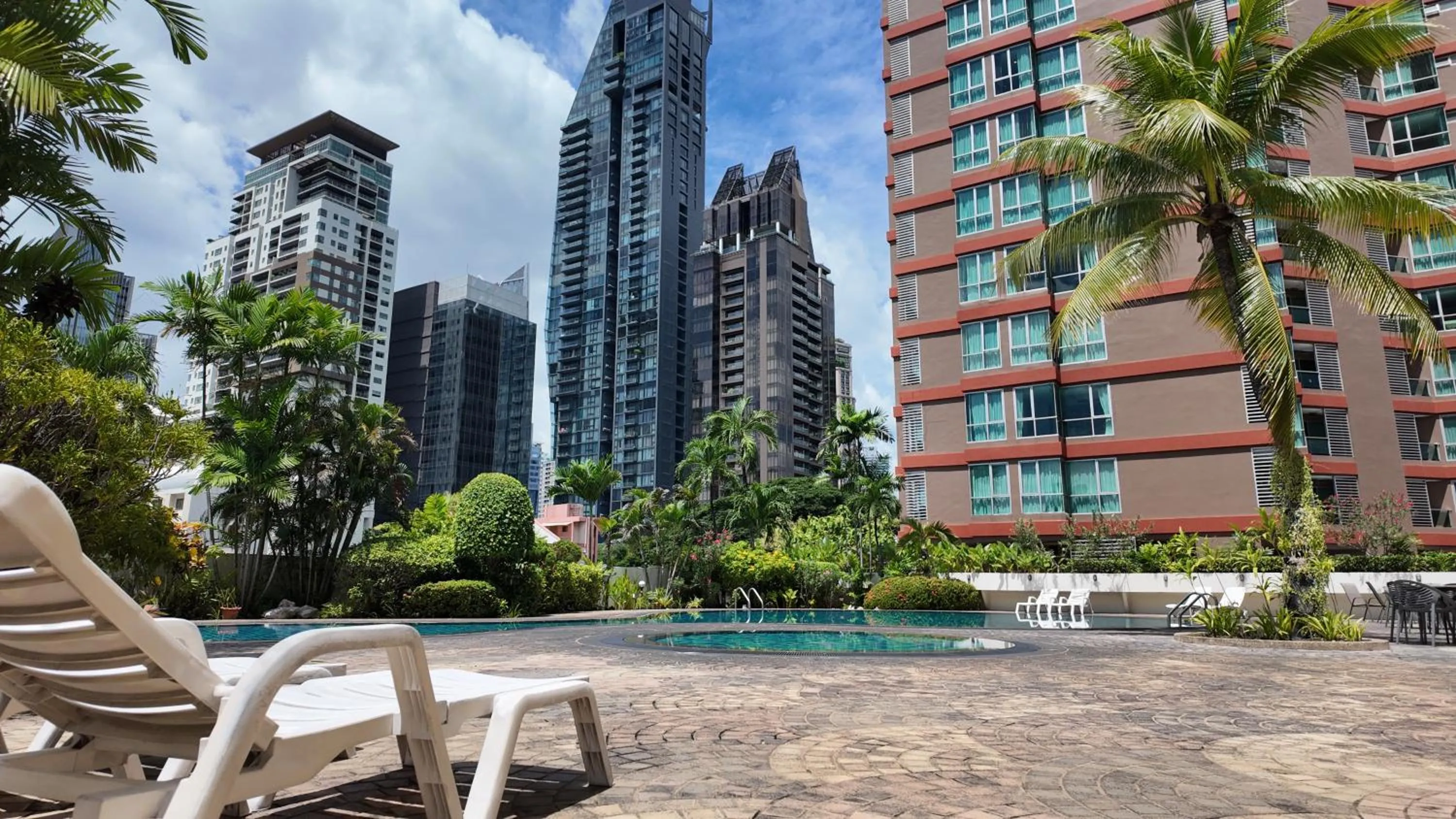 Natural landscape in Charan Tower Residences by Aspira