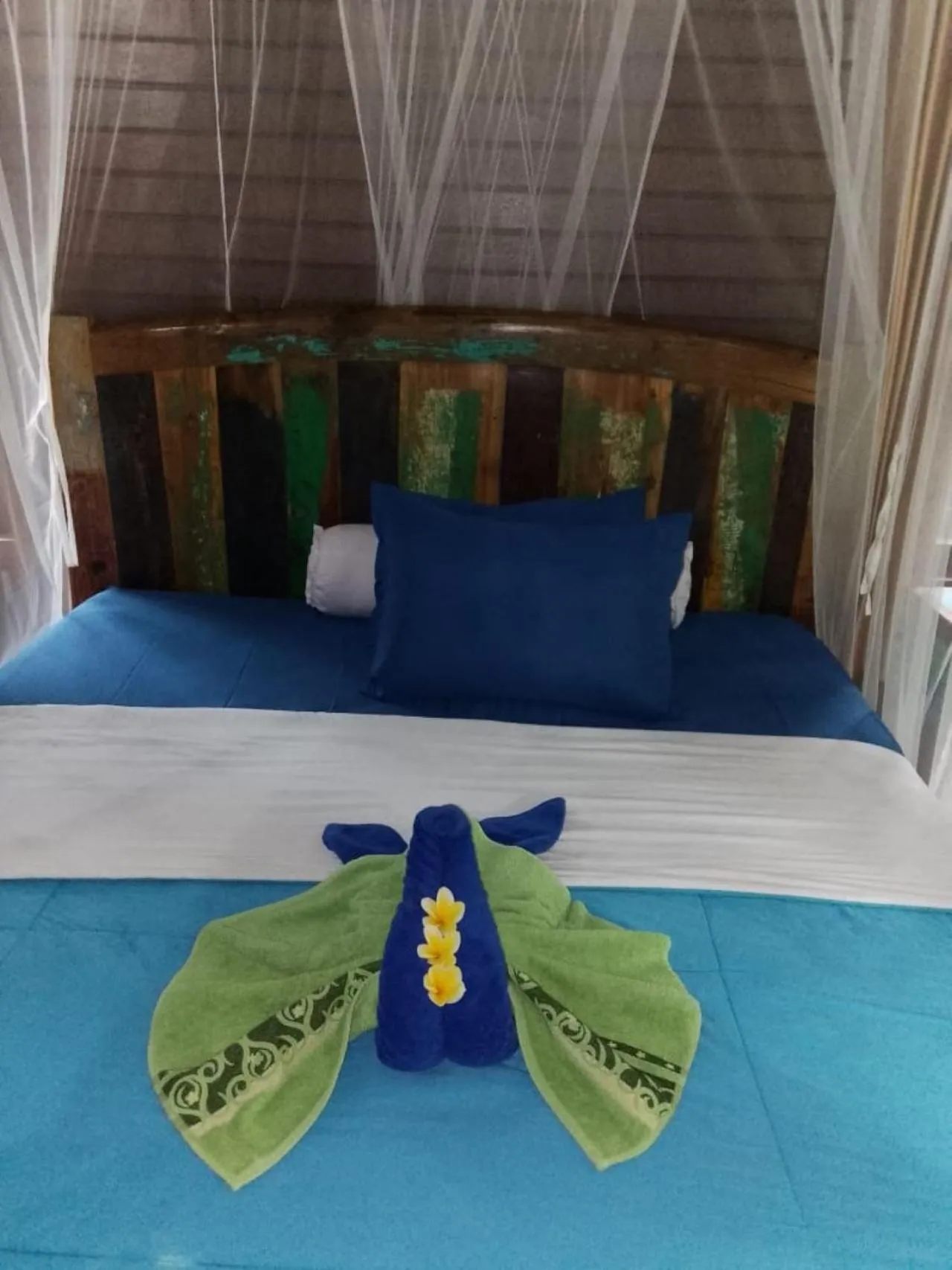 Bed in Raira's Villas Lembongan