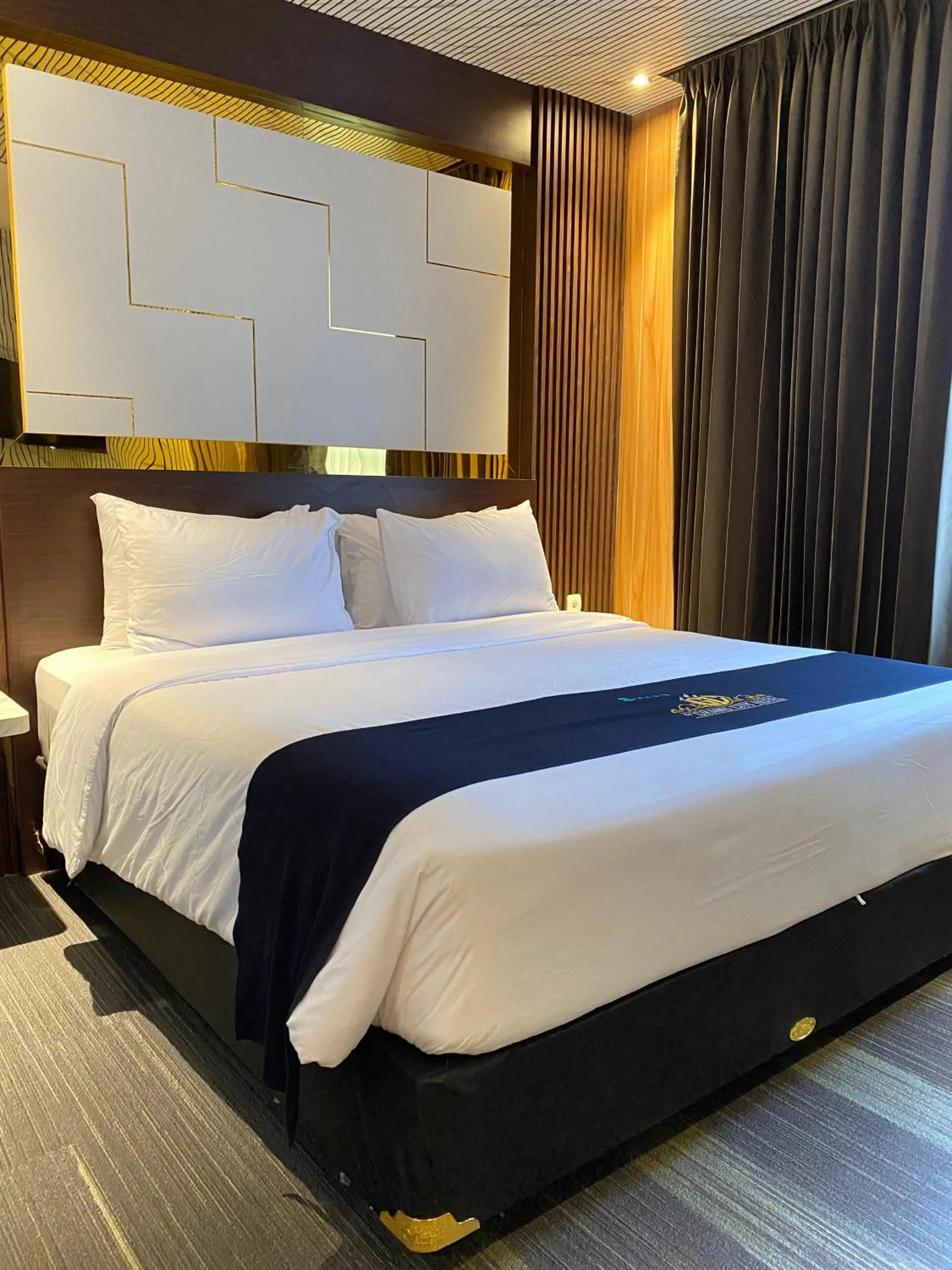 Bedroom, Bed in Avery De Grand City Hotel Bandung