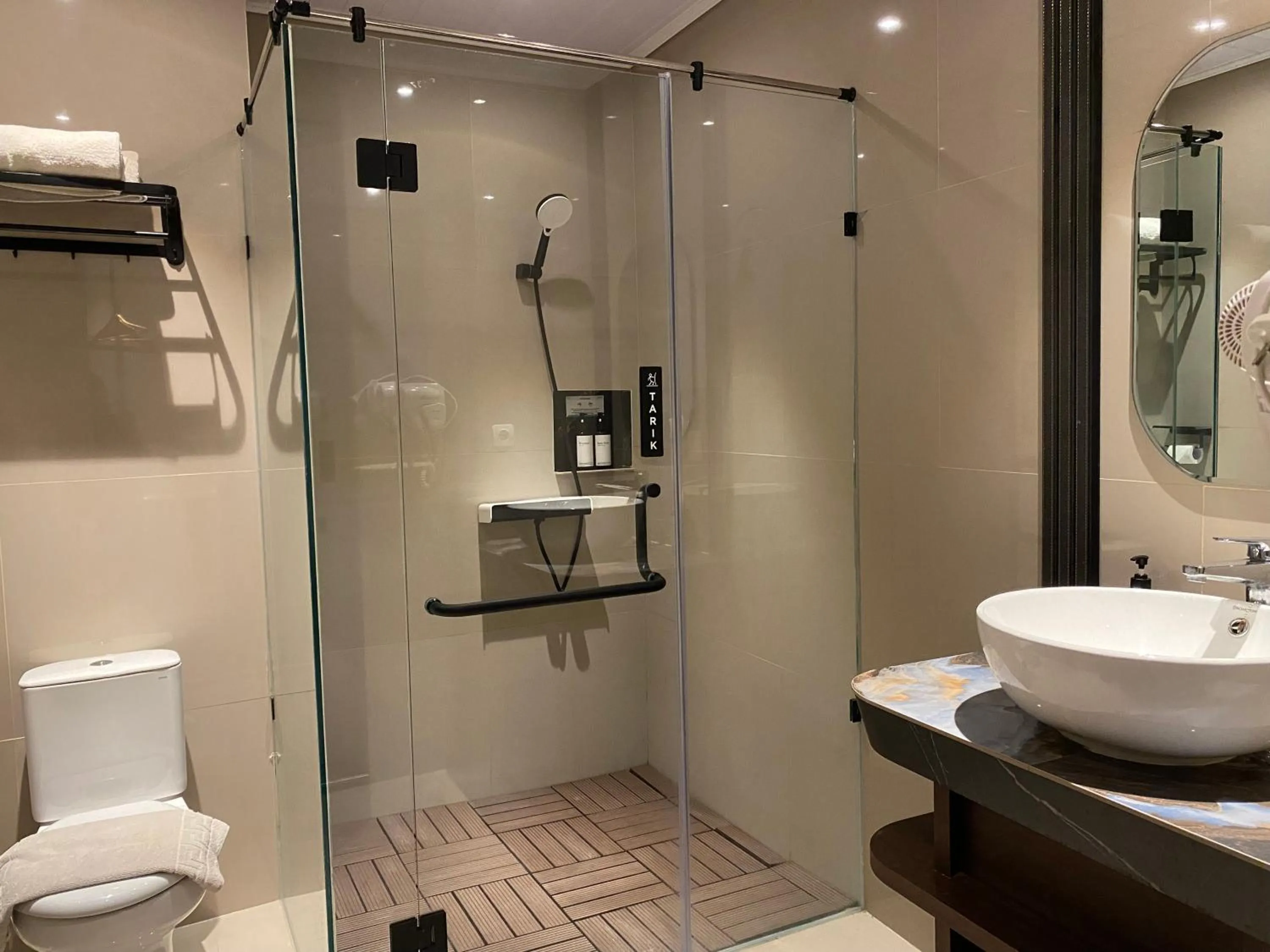 Bathroom in Avery De Grand City Hotel Bandung