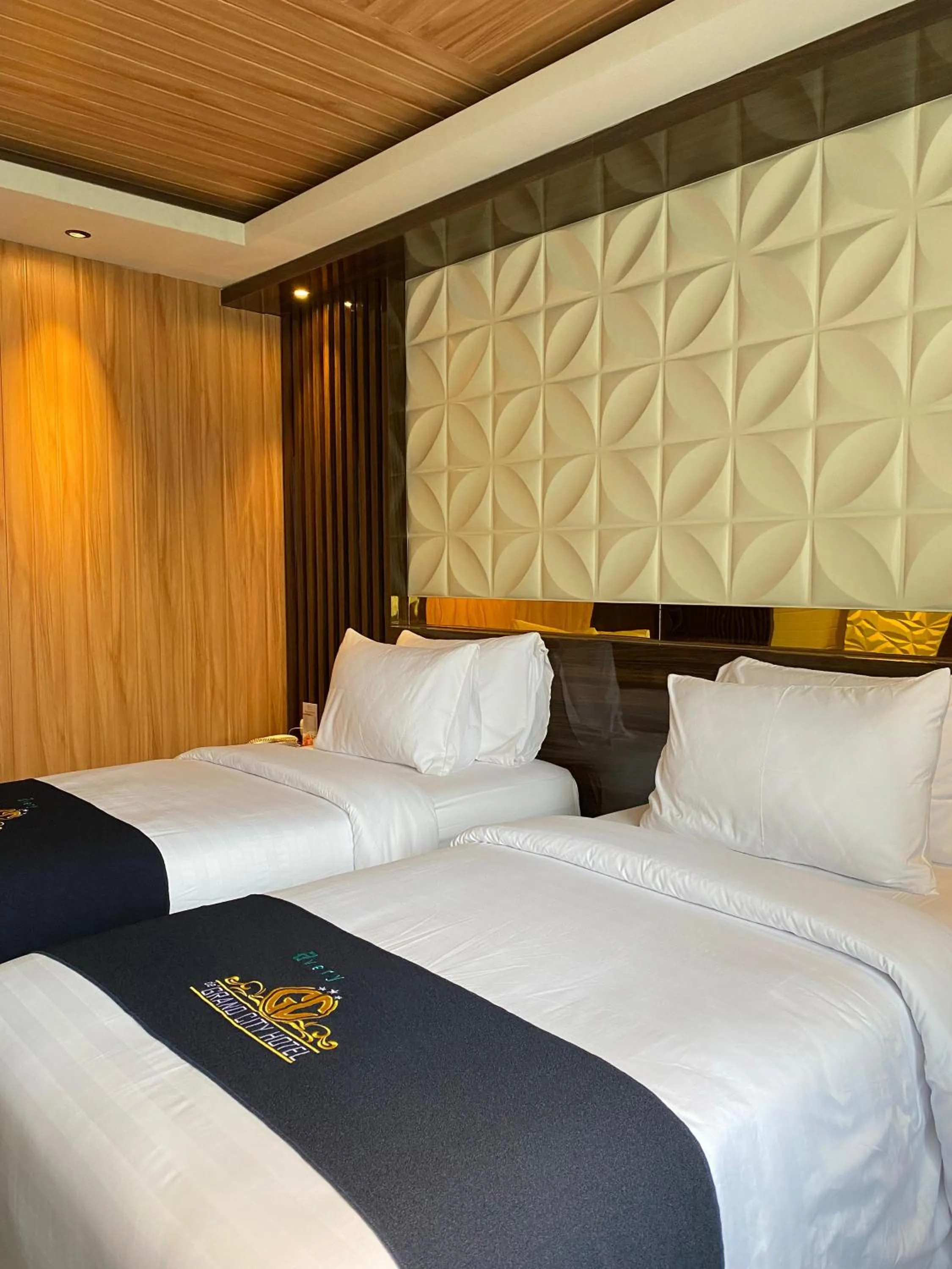 Bedroom, Bed in Avery De Grand City Hotel Bandung